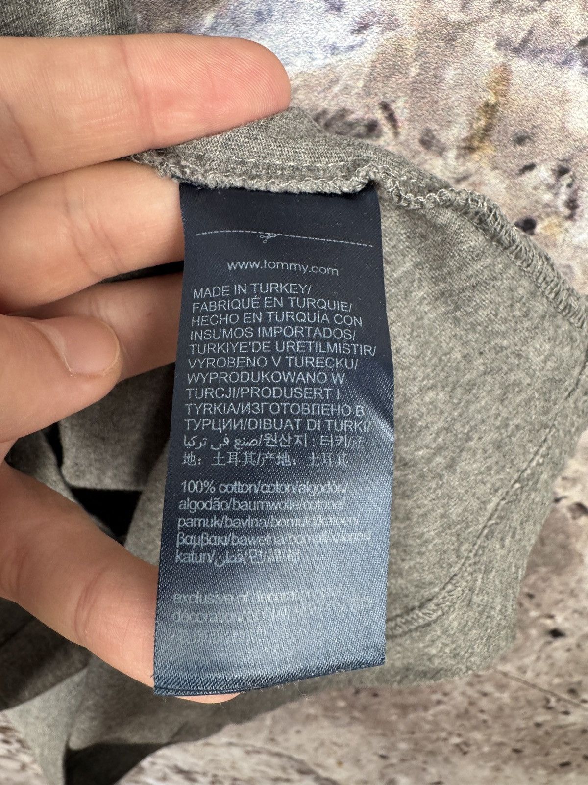Tommy Hilfiger Men’s Tommy Hilfiger T-Shirt Gray Streetwear Size Medium Size US M / EU 48-50 / 2 - 6 Thumbnail