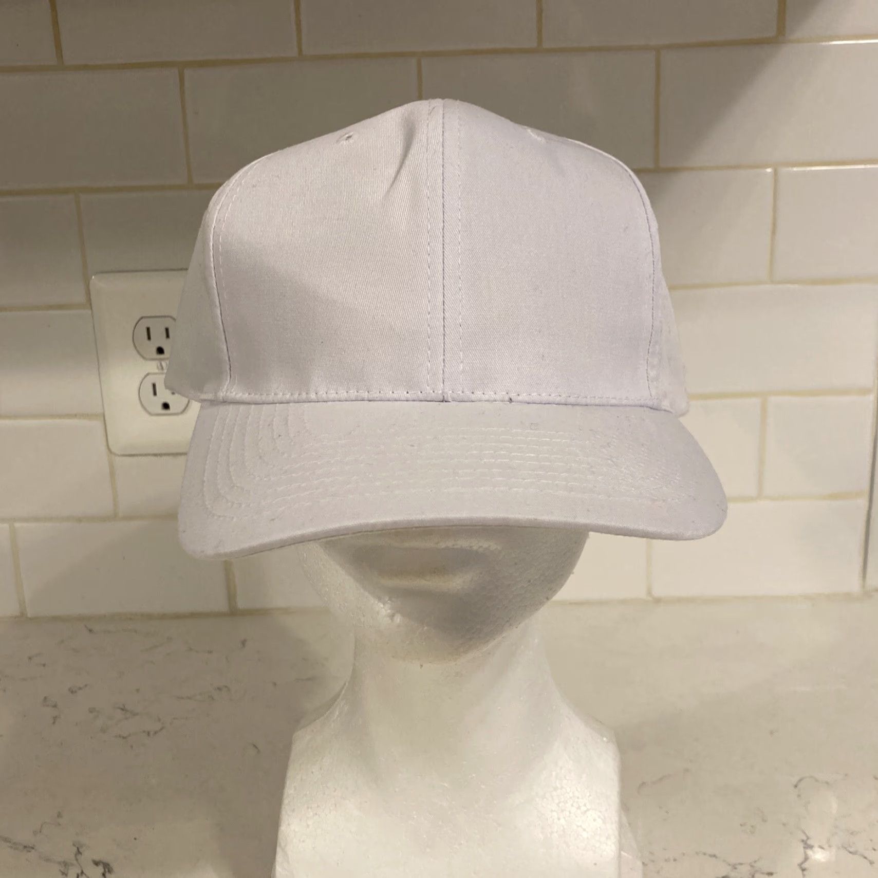 Bally **NISSIN WHITE SNAPBACK ADJUSTABLE ADULT BALL CAP NEW** User: NISSIN WHITE SNAPBACK ADJUSTABLE ADULT BALL CAP NEW Size ONE SIZE - 2 Thumbnail