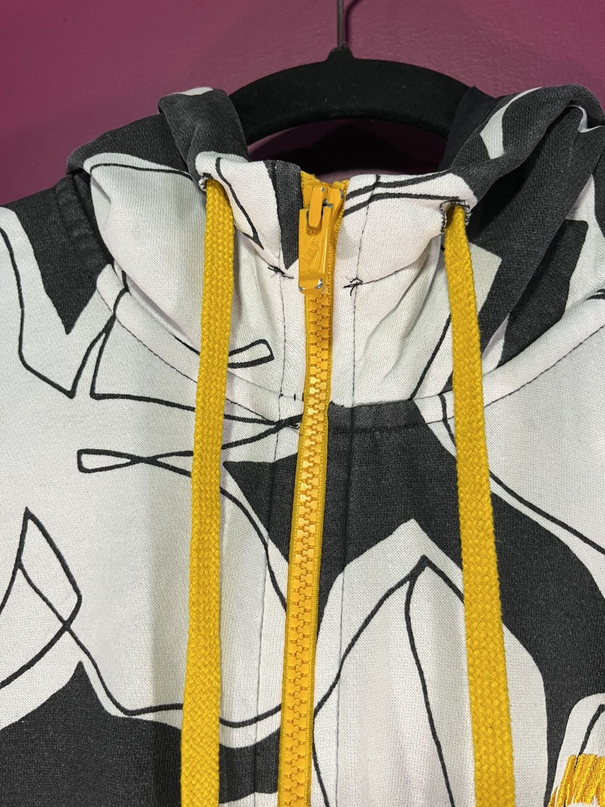 Nike Nike floral drawing zip up Size US L / EU 52-54 / 3 - 3 Thumbnail