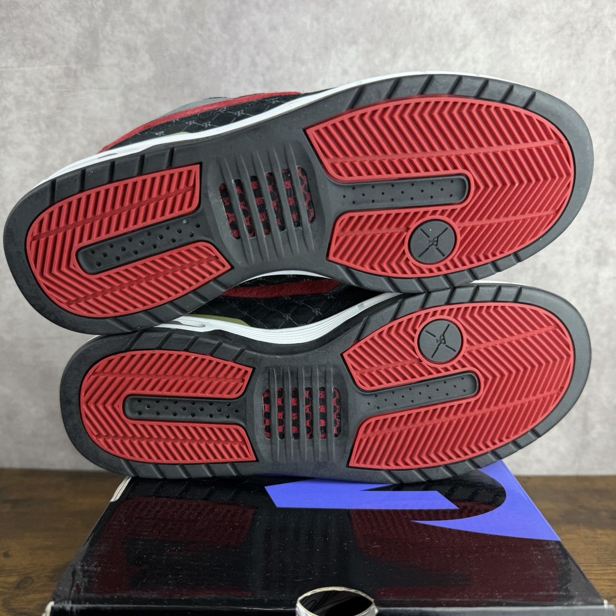Nike NEW Nike SB Zoom Air Low Paul Rodriguez Bred 2005 310802-061 Size US 8 / EU 41 - 7 Thumbnail