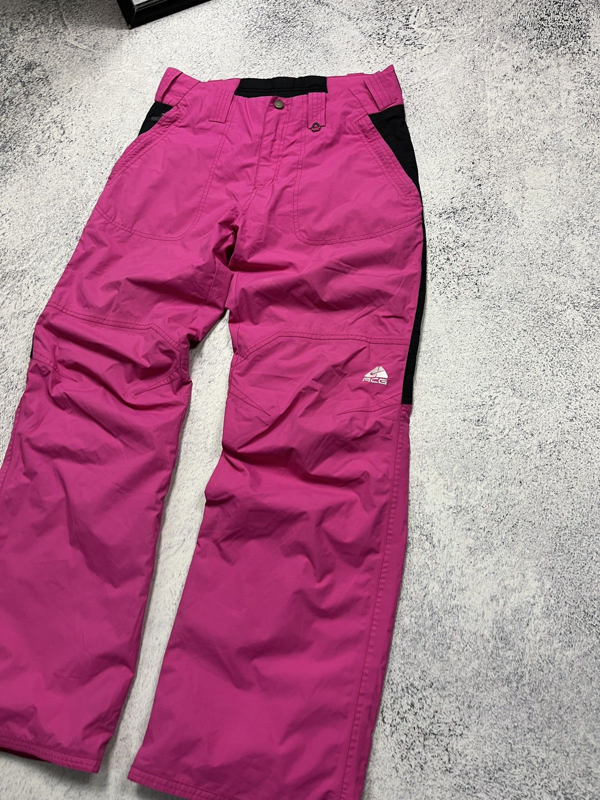 Nike Vintage Nike ACG Ski Snowboard Pants Y2K Pink Gorpcore Hype Size 30" / US 8 / IT 44 - 4 Thumbnail