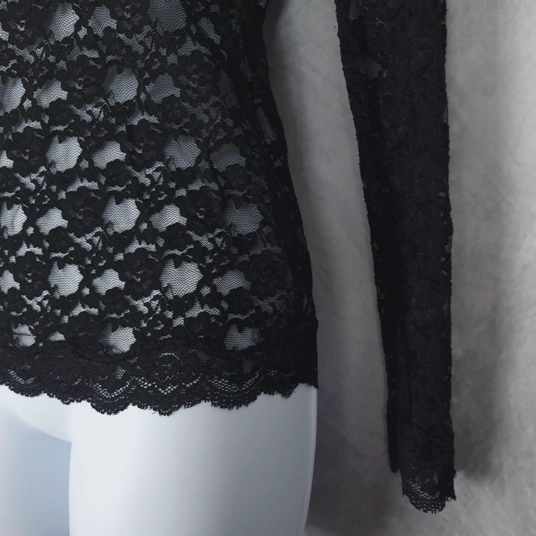 Free People VINTAGE Free People Top Womens XS Black Floral Lace Sheer Coquette Fairy Goth Y2K Size XS / US 0-2 / IT 36-38 - 4 Thumbnail