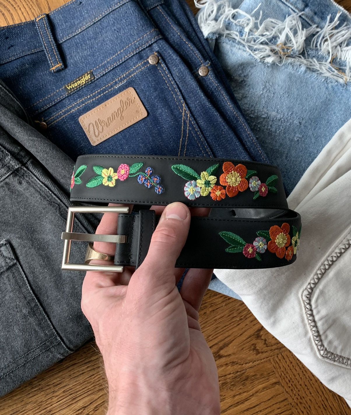 Designer × Kenzo Kenzo Vegan Leather Belt Floral Embroidered Small PVC Womens Size ONE SIZE - 1 Thumbnail