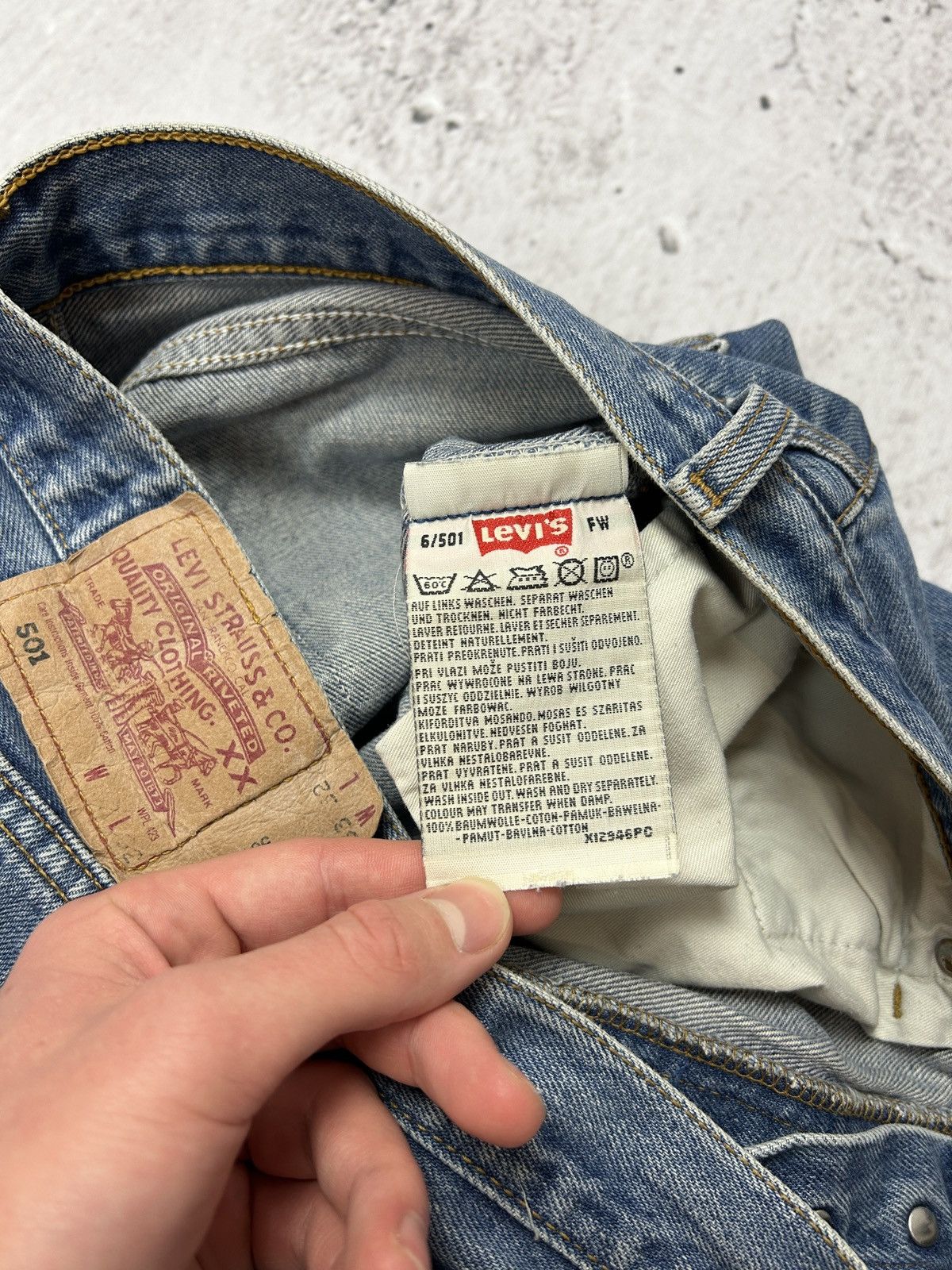 Levi's Vintage Clothing 💥Vintage Levis 501 Washed Baggy Wide Leg Denim Jeans 90s💥 Size US 32 / EU 48 - 11 Thumbnail