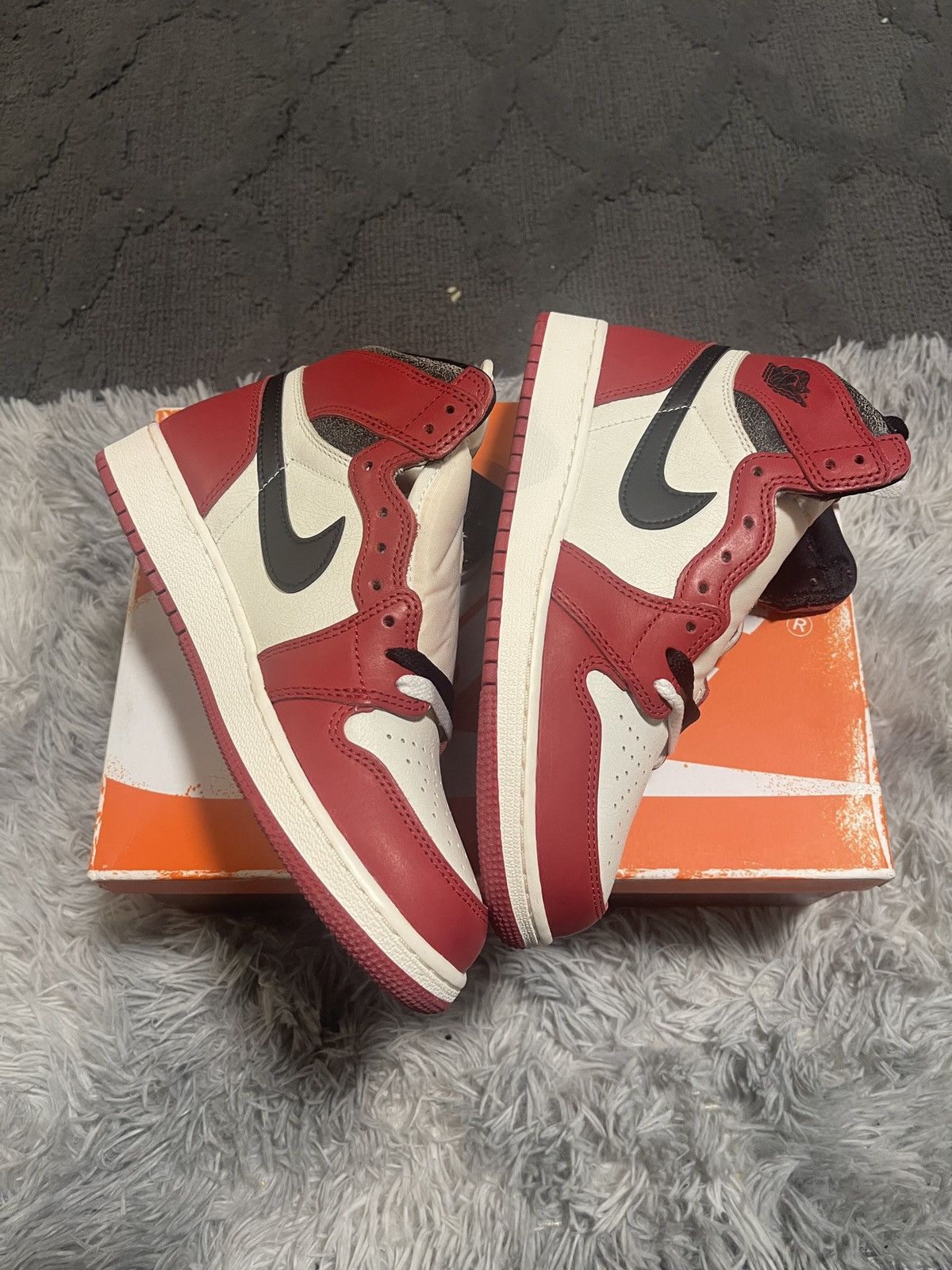 Jordan Brand AIR JORDAN 1 RETRO HIGH OG GS SIZE 6.5Y Size US 6.5 / EU 39-40 - 12 Thumbnail