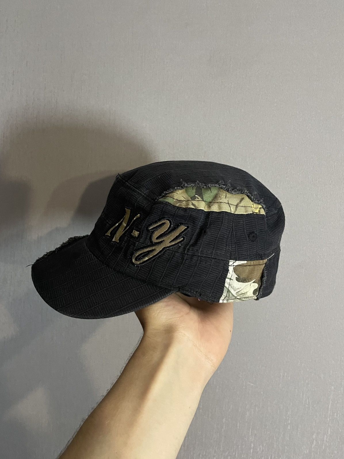 Japanese Brand Vintage Distressed New York Black Camo Army Camp Cap Size ONE SIZE - 2 Thumbnail