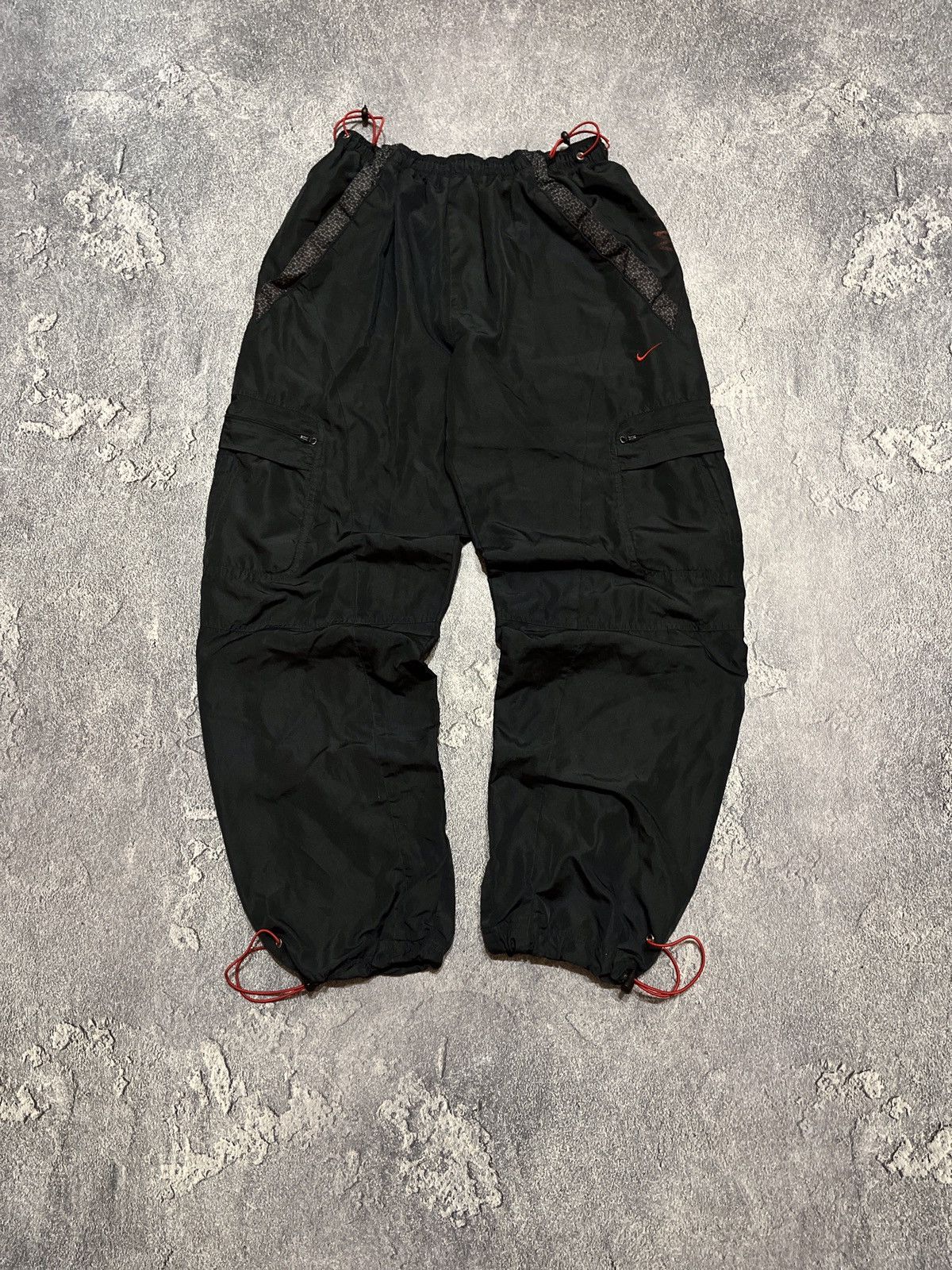 Vintage Vintage Nike 90s Nylon TrackPants Size US 36 / EU 52 - 1 Thumbnail