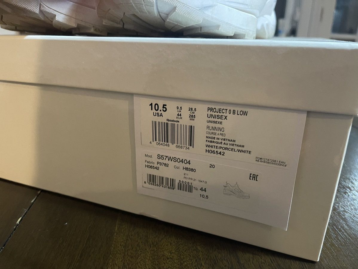 Maison Margiela × Reebok MAISON MARGIELA X REEBOK INSTAPUMP FURY TABI PUMP WHITE Size US 10.5 / EU 43-44 - 13 Thumbnail