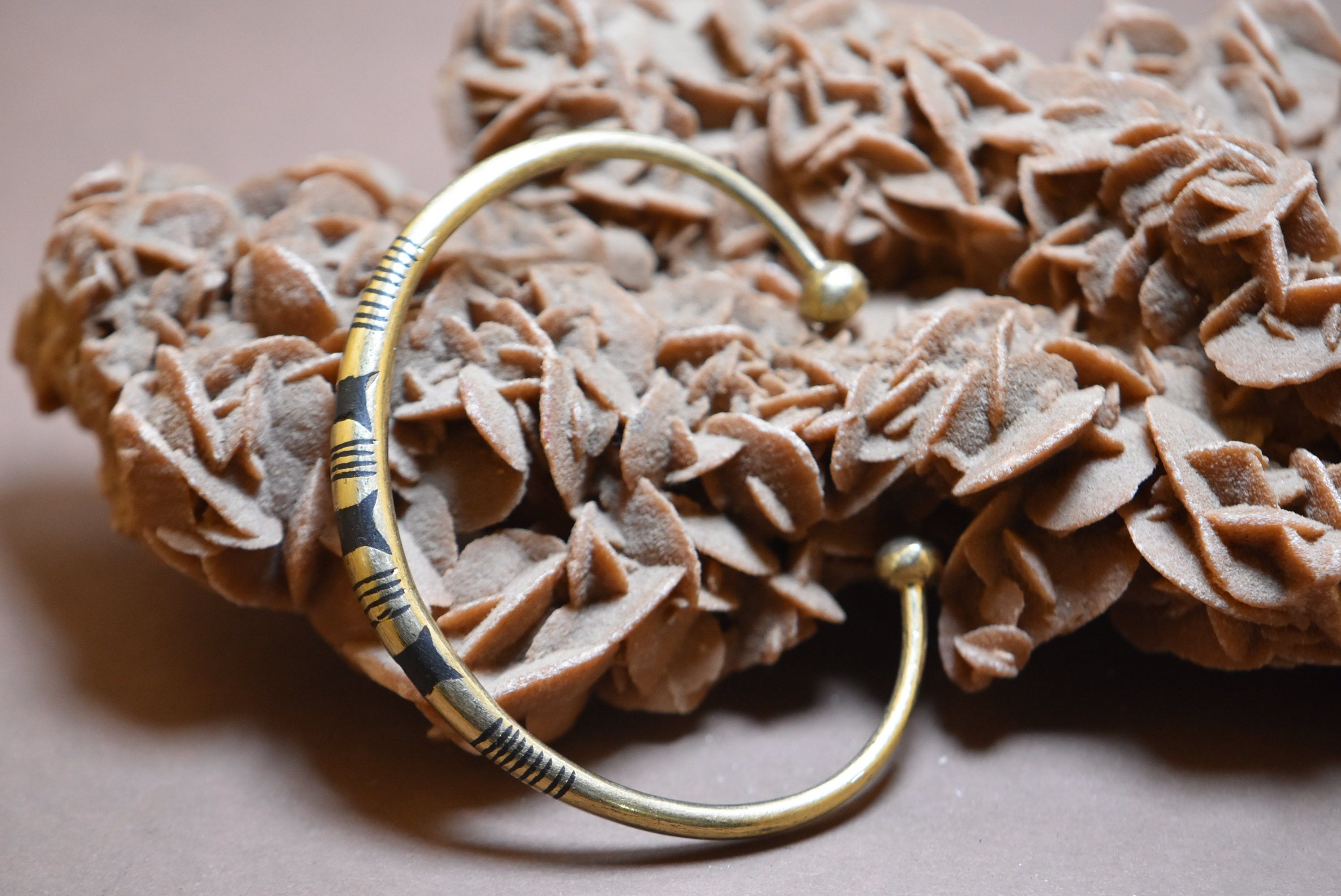 Handmade × Jewelry × Vintage Tuareg Bracelet , Ethnic Tuareg Cuff Size ONE SIZE - 4 Thumbnail