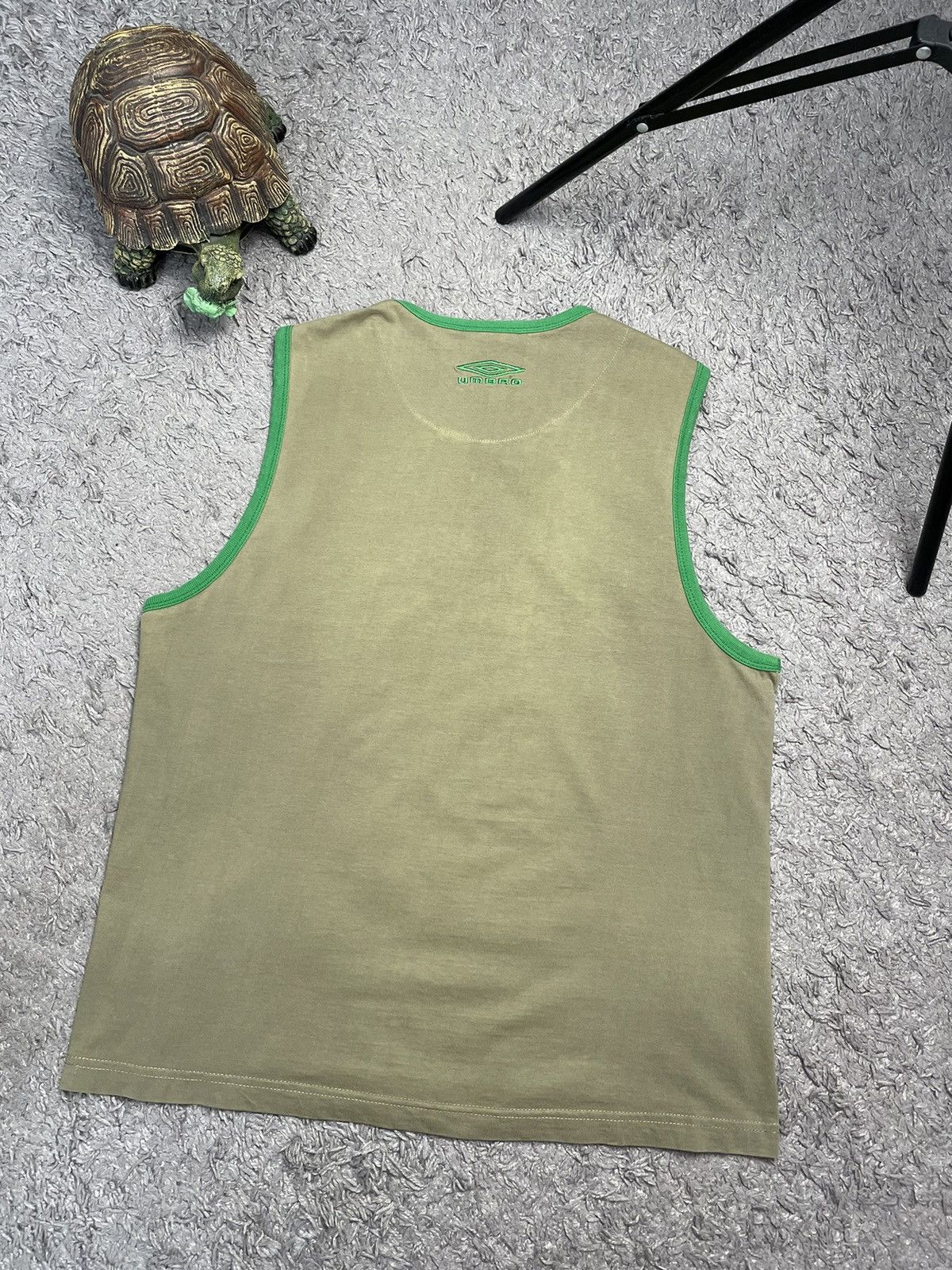 Umbro Vintage Umbro Jamaica Small Logo Vest Shirt Size US L / EU 52-54 / 3 - 3 Thumbnail