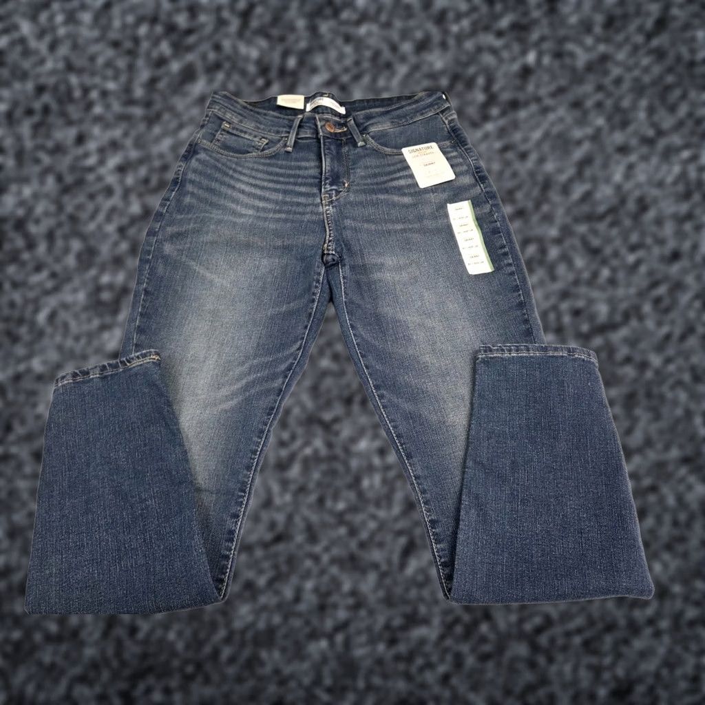 Levi's Levi's Signature Skinny Jeans Women's Size 8s 29/28 NWT Blue Denim #8821 Size 30" / US 8 / IT 44 - 1 Thumbnail