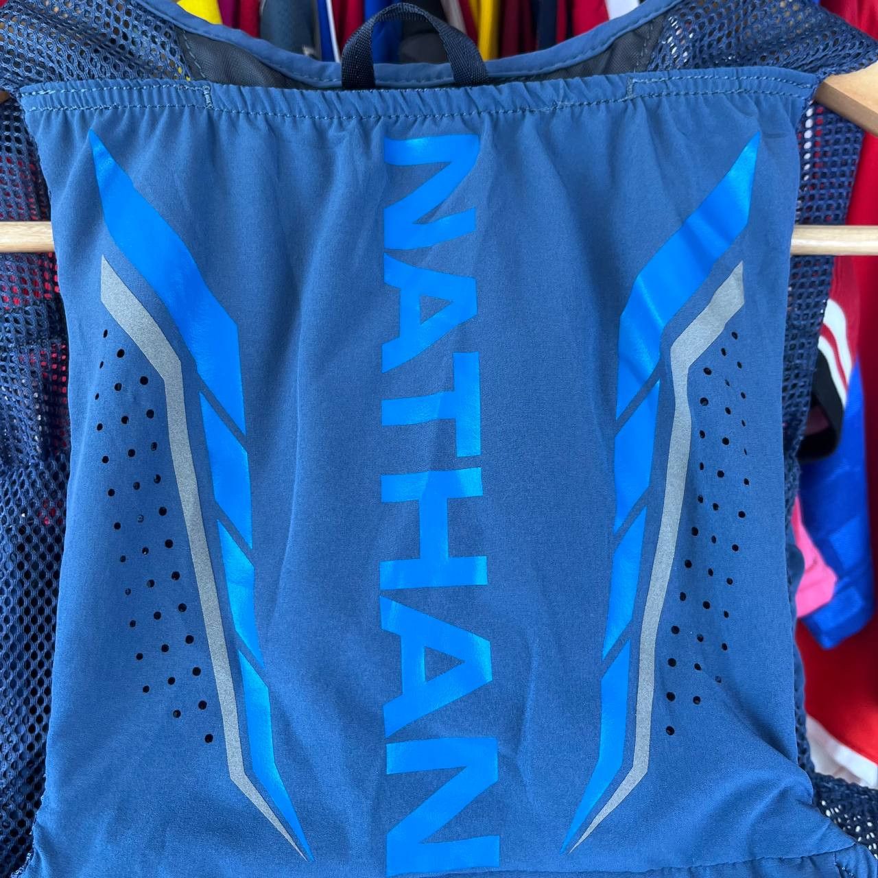 Other NATHAN Vaporzach 2.5L Storage Capacity Blue Running Vest Size US M / EU 48-50 / 2 - 3 Thumbnail
