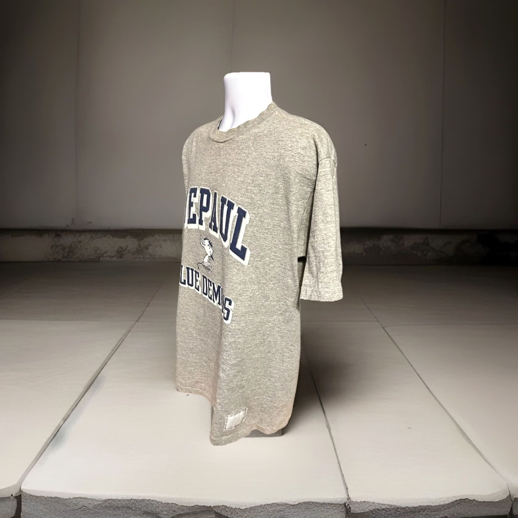 Russell Athletic VTG DePaul University Blue Demons Shirt Men XL Heather Gray Short Sleeve USA Size US XL / EU 56 / 4 - 6 Thumbnail