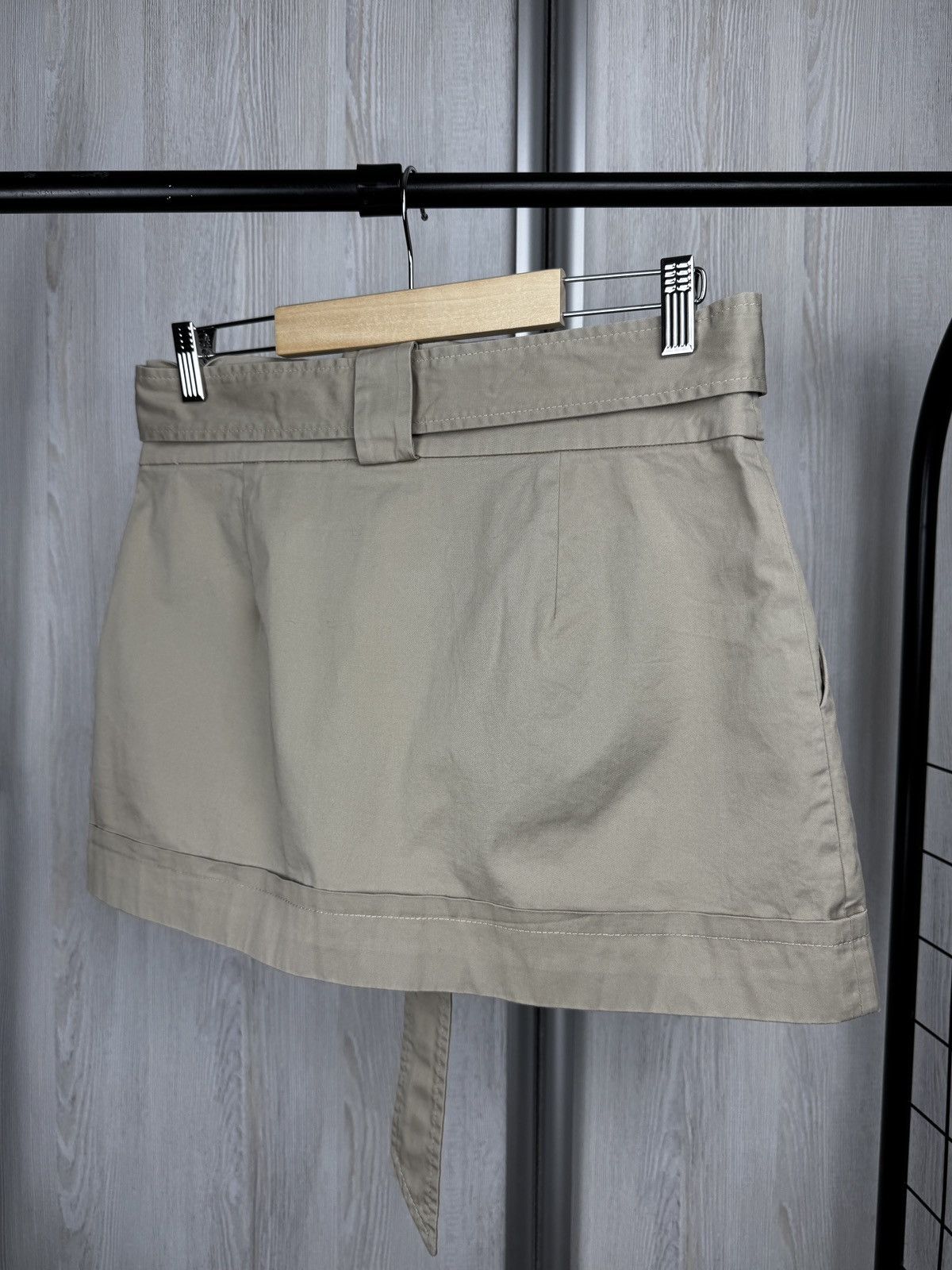 Love Moschino Love Moschino beige belted bondage style mini skirt Size 28" / US 6 / IT 42 - 6 Thumbnail