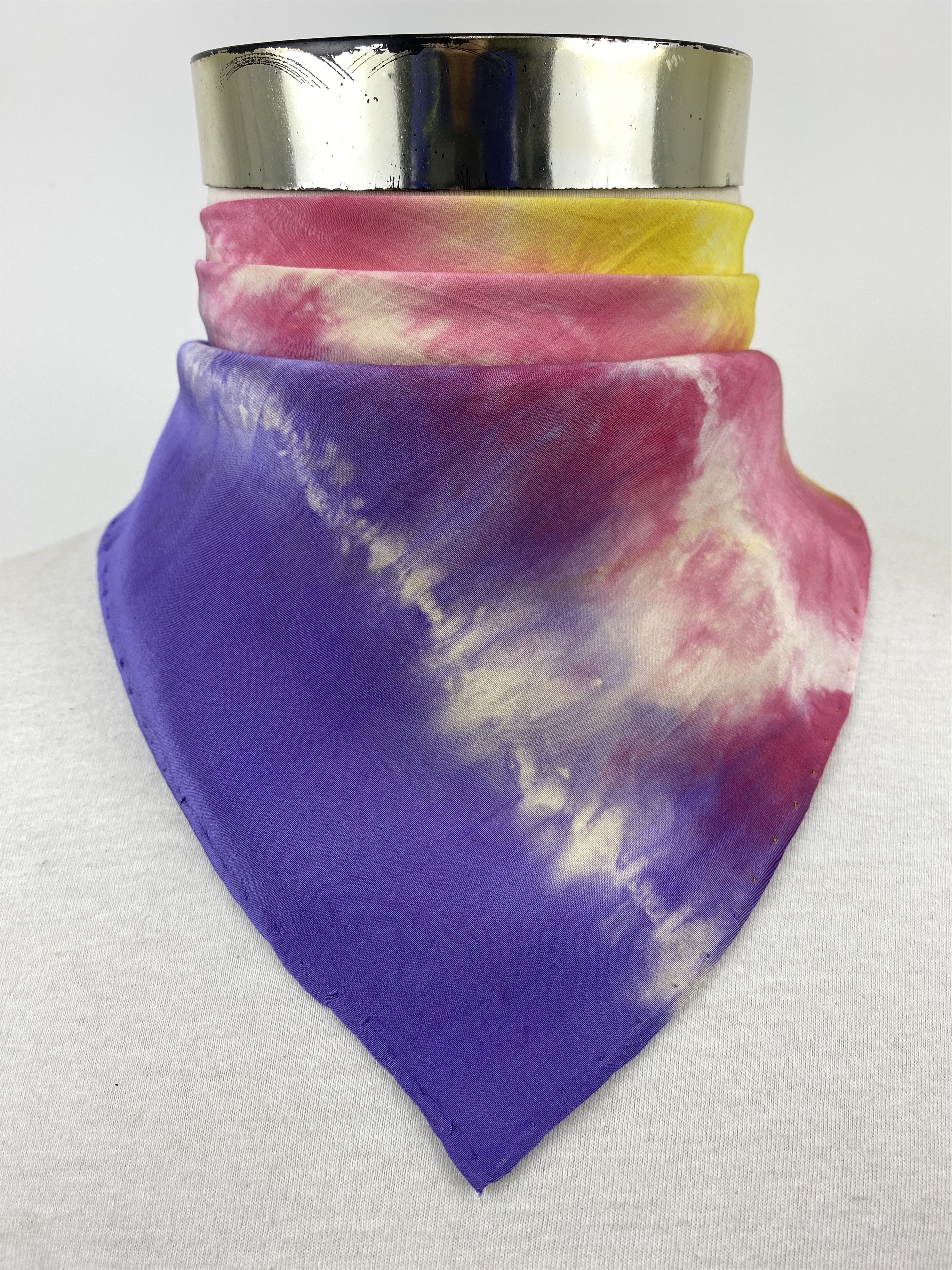 Japanese Brand Vintage Silk Handkerchief / Neckerchief HKC0667 Size ONE SIZE - 1 Thumbnail