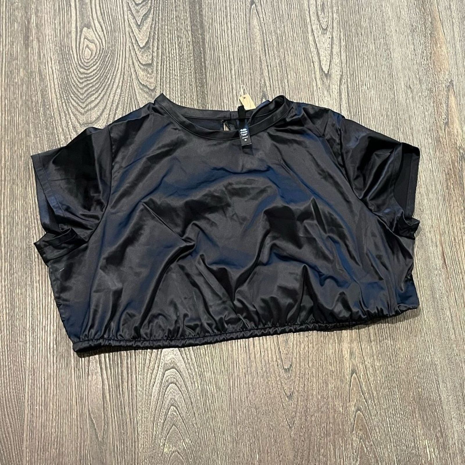 SKIMS NWT Skims Shine Satin Crop Top Short Sleeve Open Back 2X Size XXL / US 16-18 / IT 52-54 - 1 Thumbnail