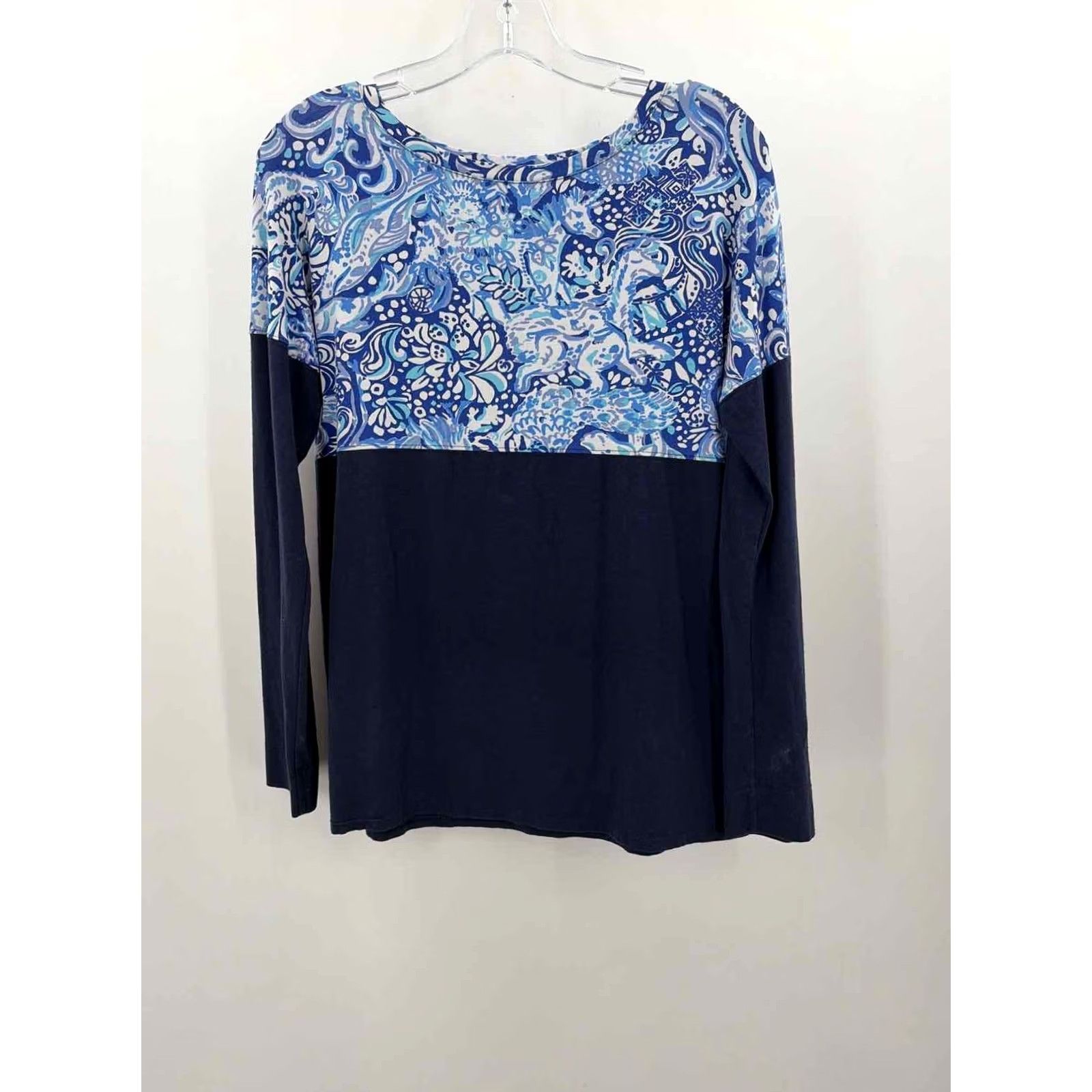 Lilly Pulitzer Pre-Owned Lilly Pulitzer Navy Size Small Long Sleeve T-shirt Size S / US 4 / IT 40 - 2 Thumbnail