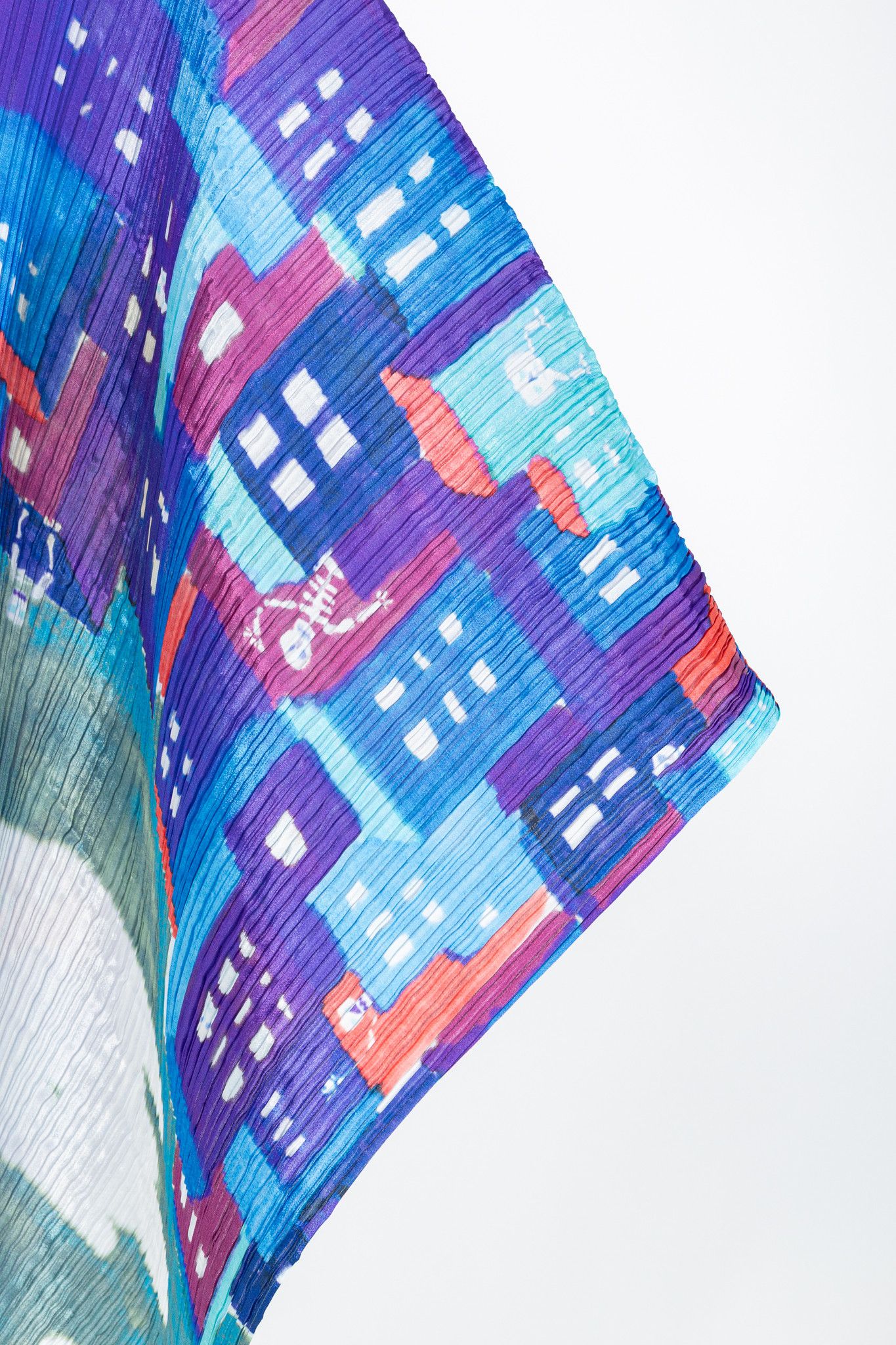 Pleats Please Issey Miyake Pleats Please Issey Miyake Blue Streetscape-Print Shawl Size ONE SIZE - 5 Thumbnail