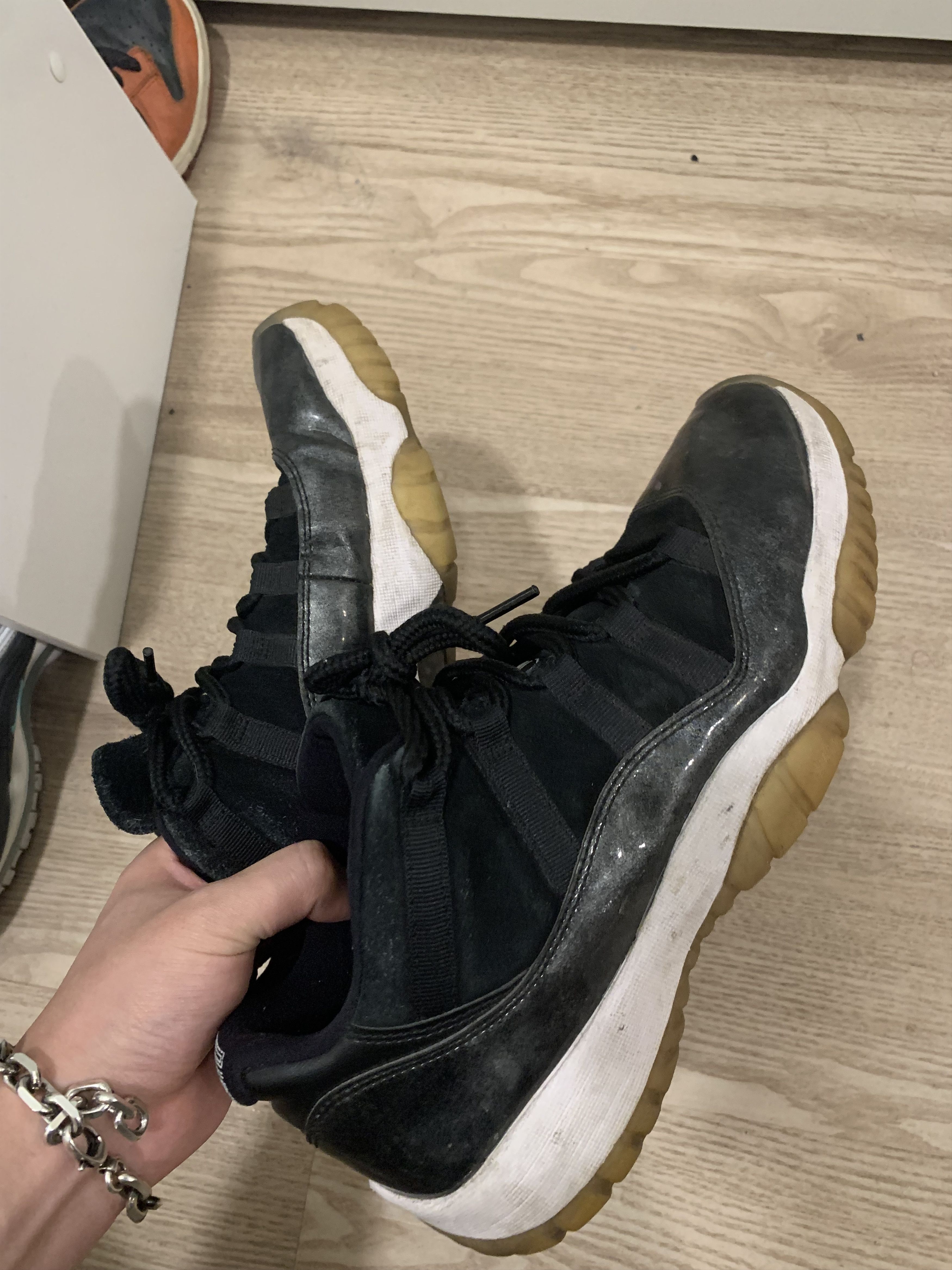 Jordan Brand Air Jordan 11 Retro Low Barons Size US 9 / EU 42 - 2 Thumbnail