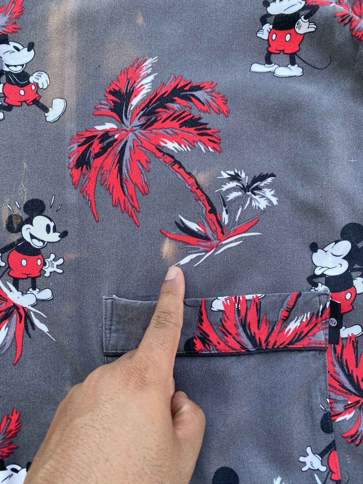 GU × Undercover Rare GU x Undercover Mickey Mouse Buttons Shirt Size US L / EU 52-54 / 3 - 12 Thumbnail