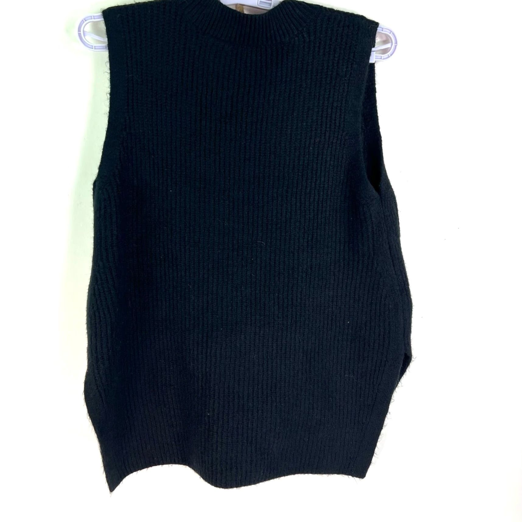 Vince Camuto Vince Camuto V Neck Ribbed Sweater Vest Womens S Black Vest Slim-Fit N/A Size S / US 4 / IT 40 - 7 Thumbnail