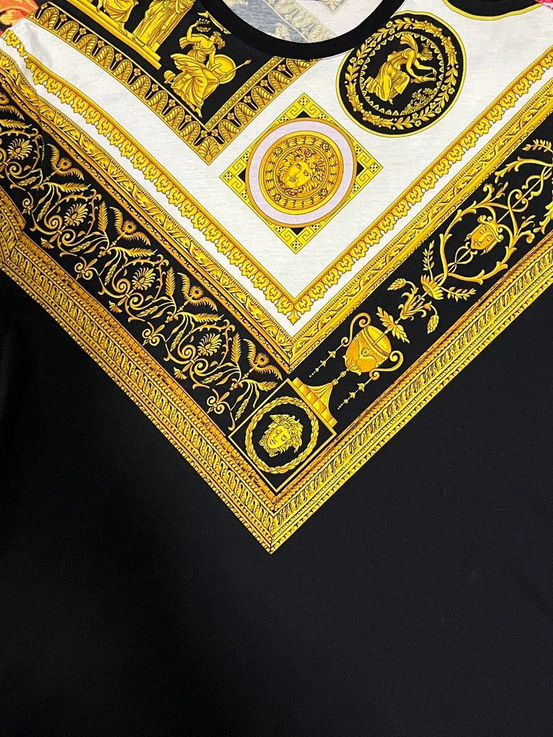 Versace Versace Printed T-shirts Size US XL / EU 56 / 4 - 4 Thumbnail