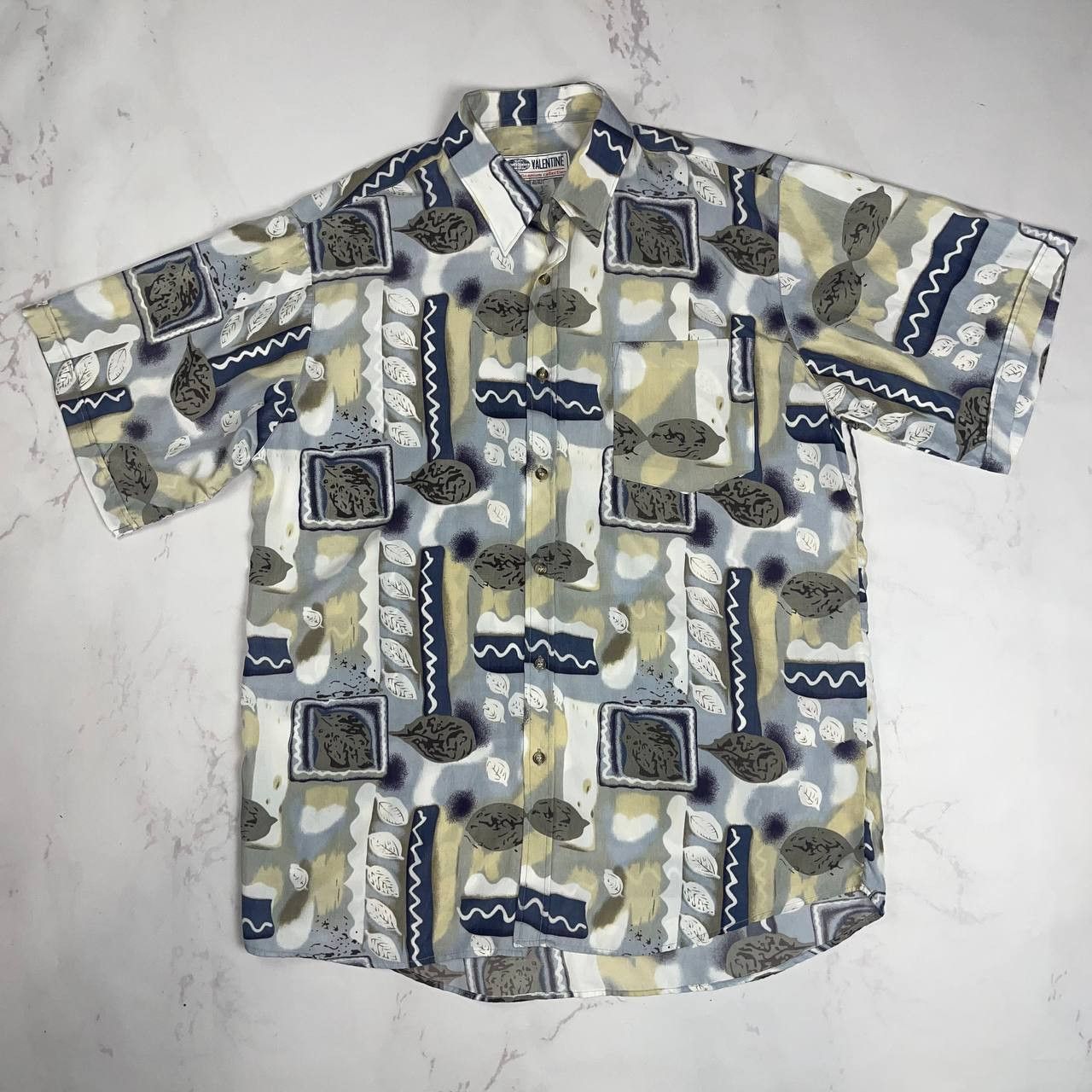 Vintage Vintage short sleeve valentine shirt, size XXL Size US XXL / EU 58 / 5 - 1 Thumbnail