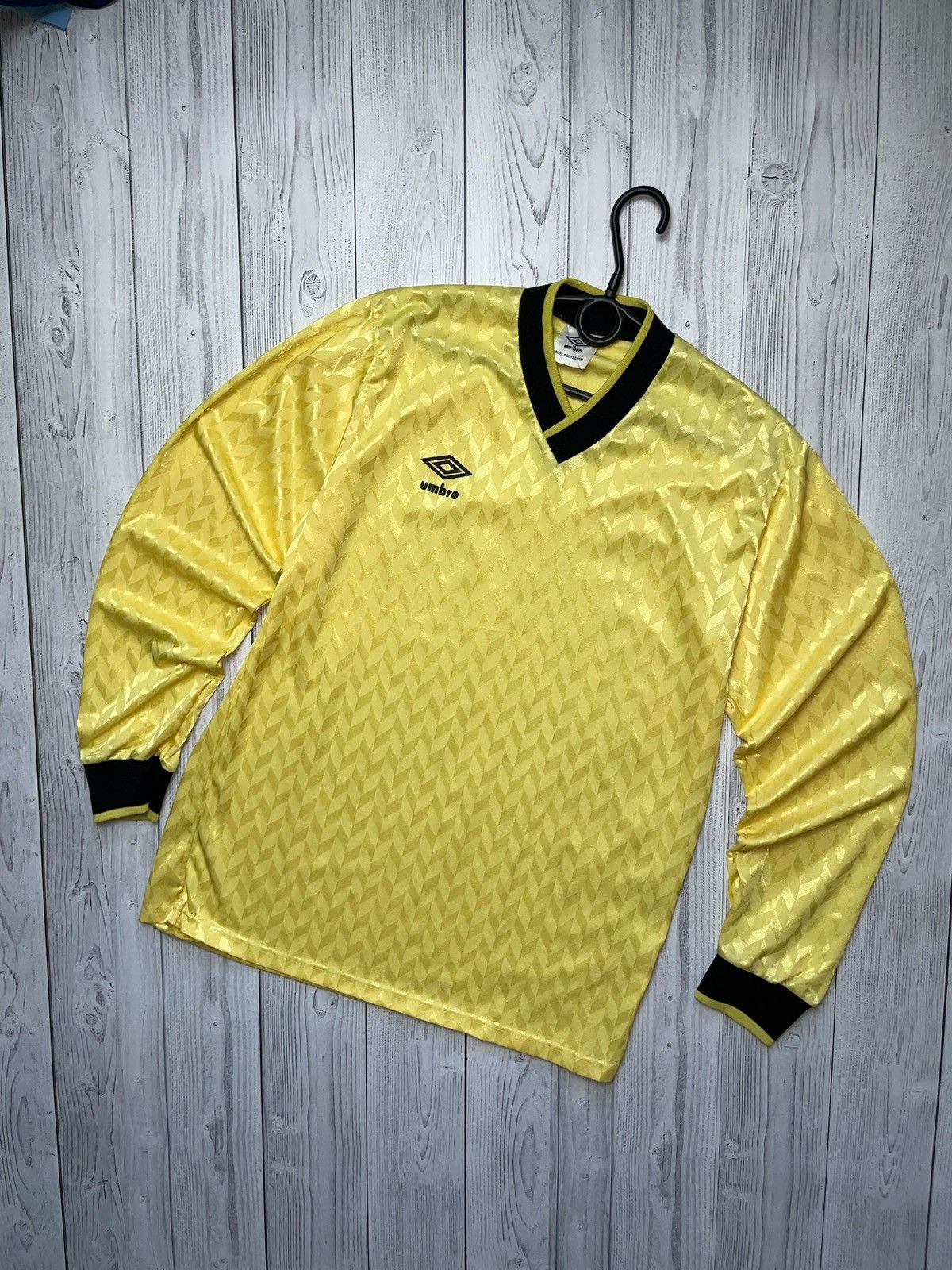 Umbro × Vintage Vintage Umbro monogram soccer jersey rare yellow L Size US L / EU 52-54 / 3 - 1 Thumbnail