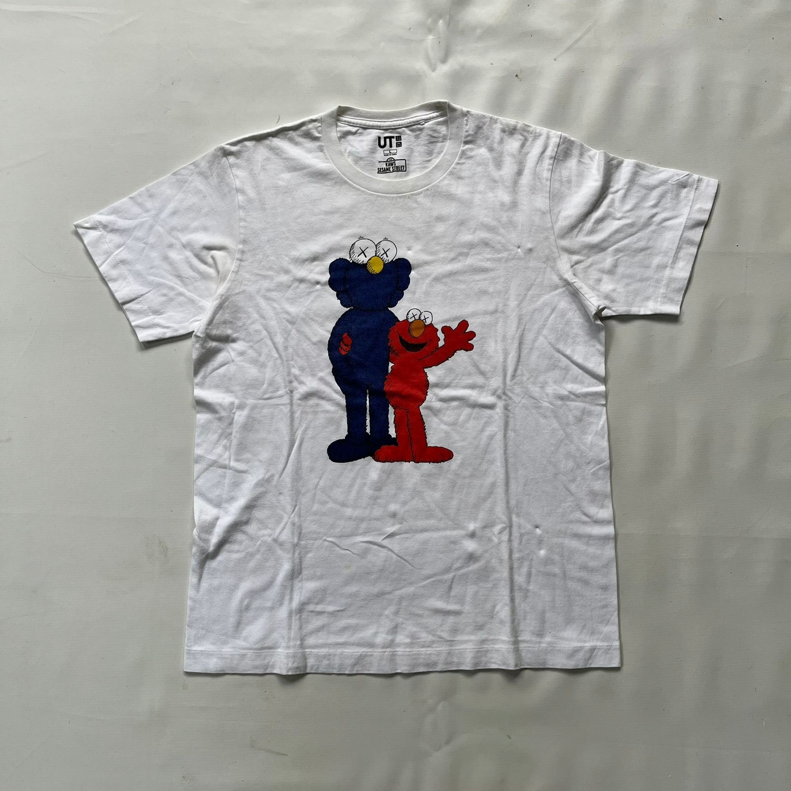 Kaws × Uniqlo Uniqlo x Kaws Size US L / EU 52-54 / 3 - 1 Thumbnail