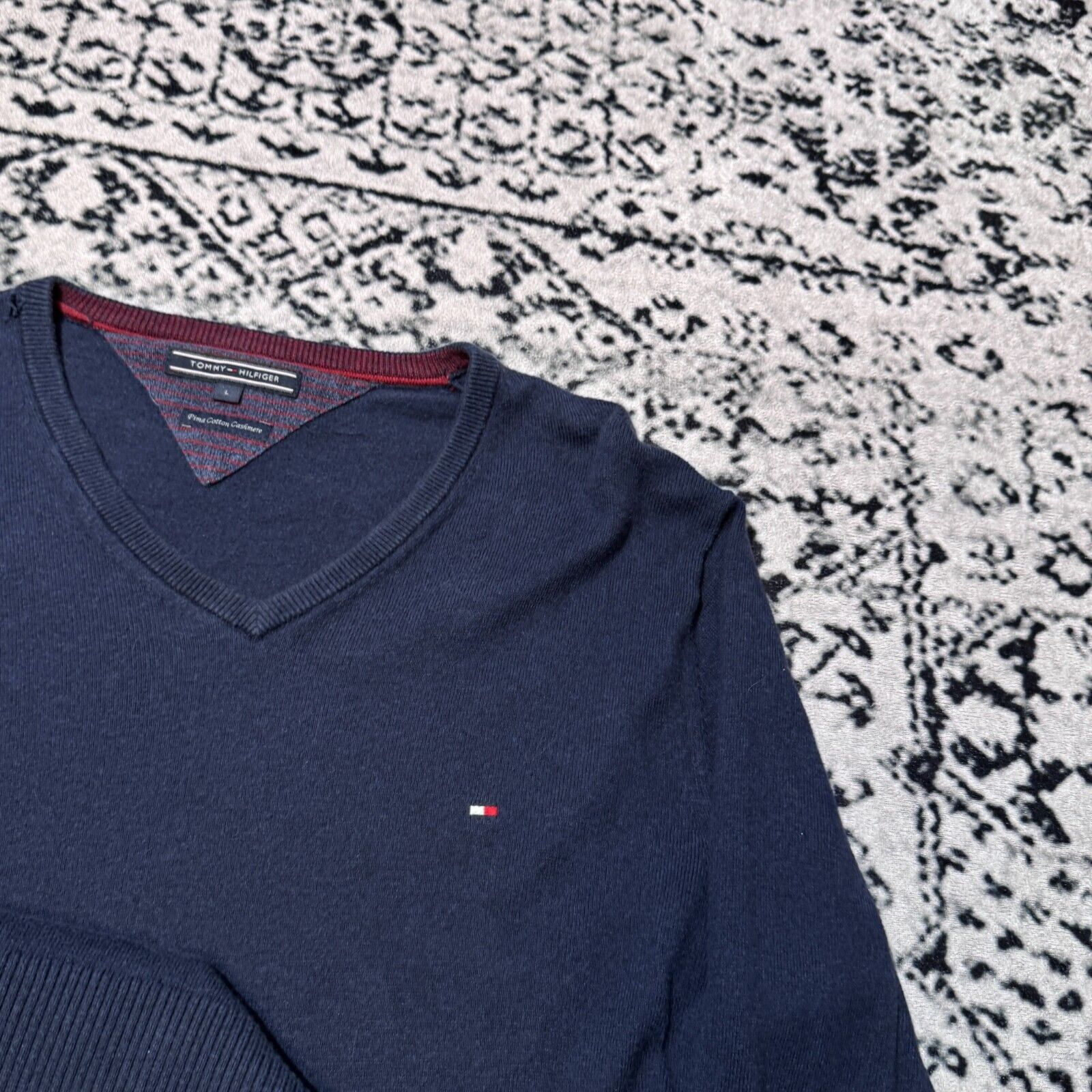 Tommy Hilfiger × Vintage Vintage Tommy Hilfiger Navy Blue Cotton Crewneck Size L Size US L / EU 52-54 / 3 - 13 Thumbnail