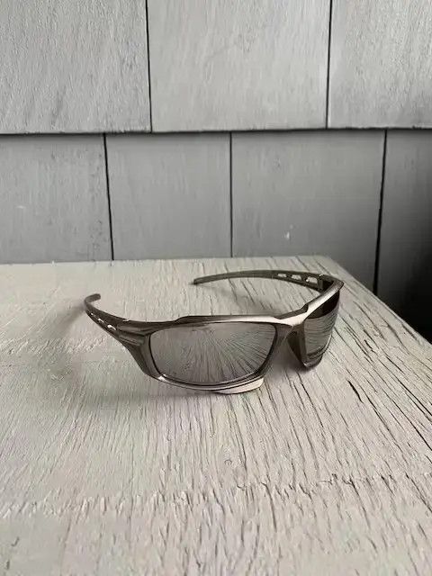 VIBE Vintage 2000s Sports Wrap Sunglasses Silver Punk Y2K Raver Size ONE SIZE - 4 Thumbnail