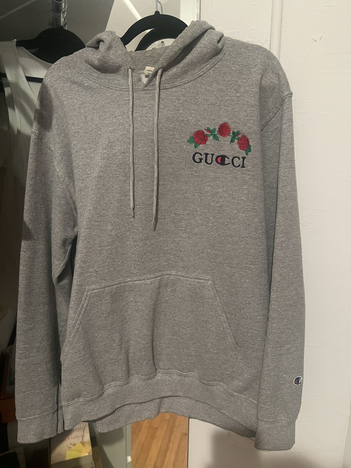Champion Champion x Gucci bootleg hoodie XL but runs small Size US XL / EU 56 / 4 - 1 Thumbnail