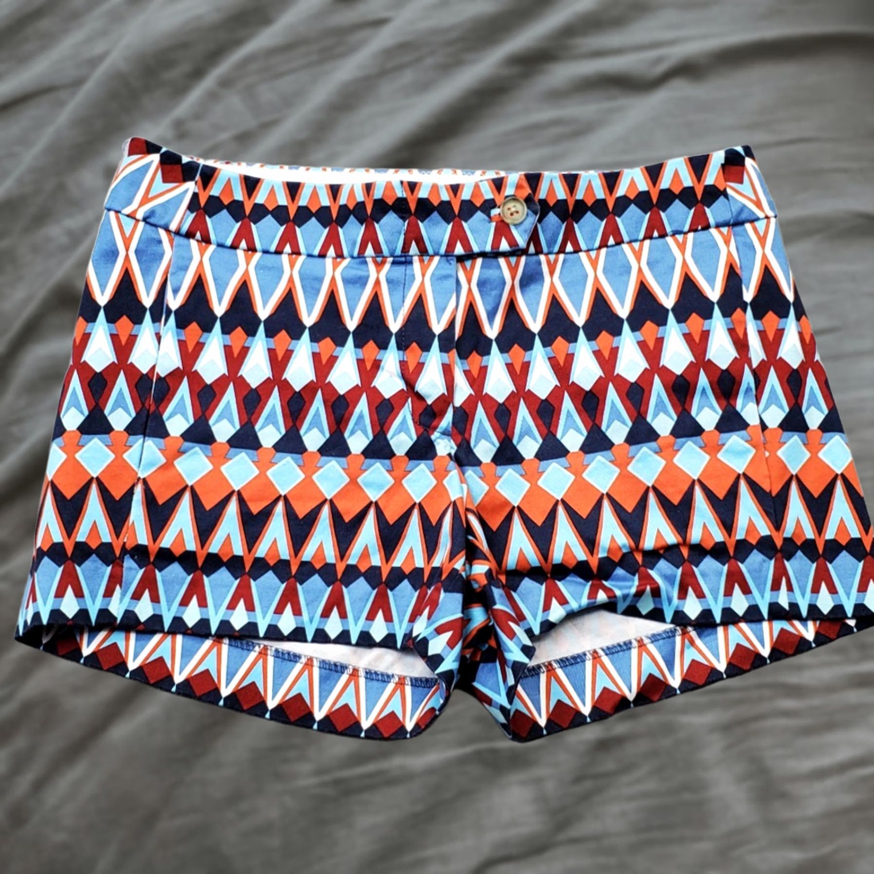 J.Crew J.CREW Shorts Womens Size 0 Multi Geometric Stretch 5" Inseam Casual Mid Rise Size 25" / US 0 / IT 36 - 1 Thumbnail