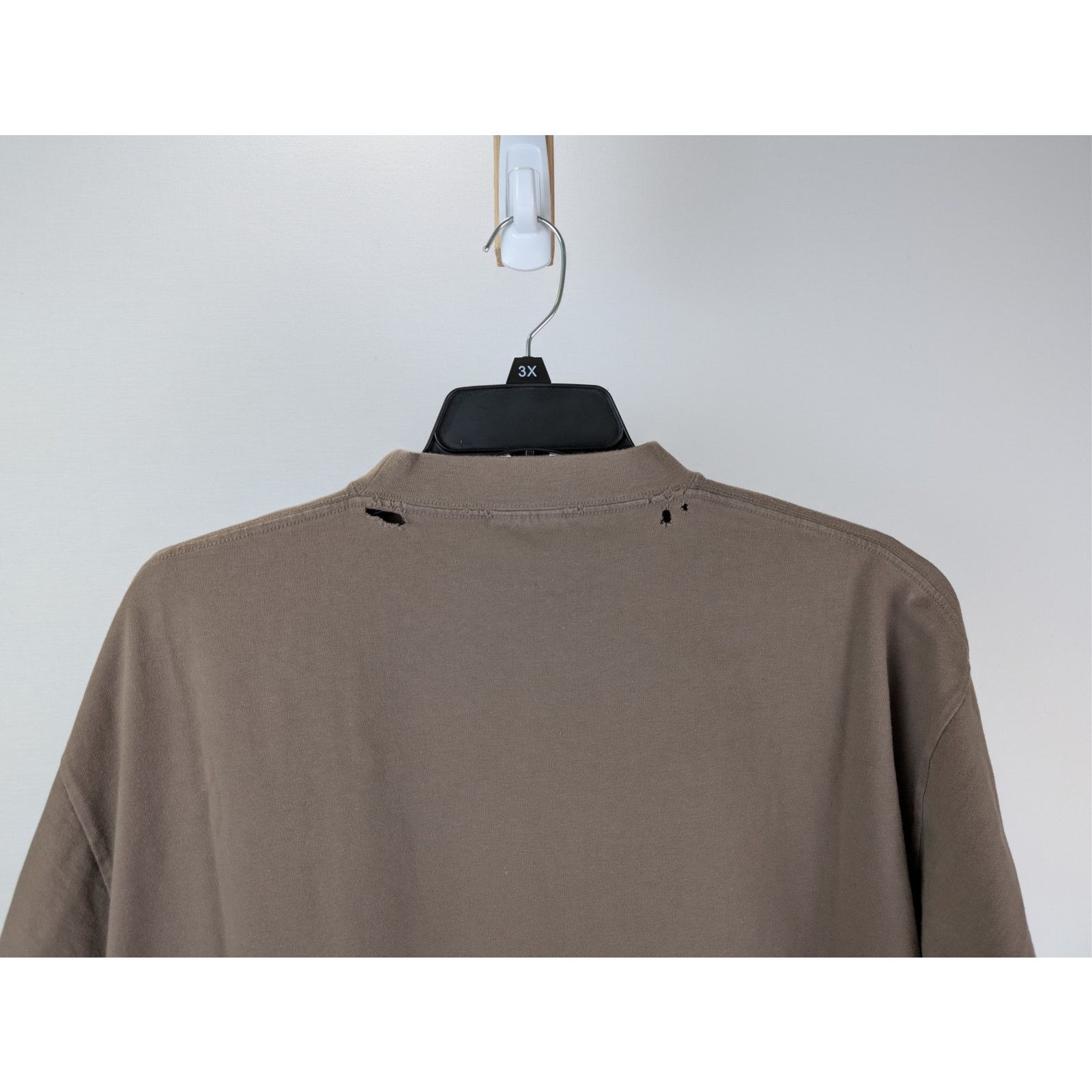 Balenciaga o1rshd1 Metal Print Vintage Jersey Oversized T-Shirt Taupe Size US M / EU 48-50 / 2 - 11 Thumbnail