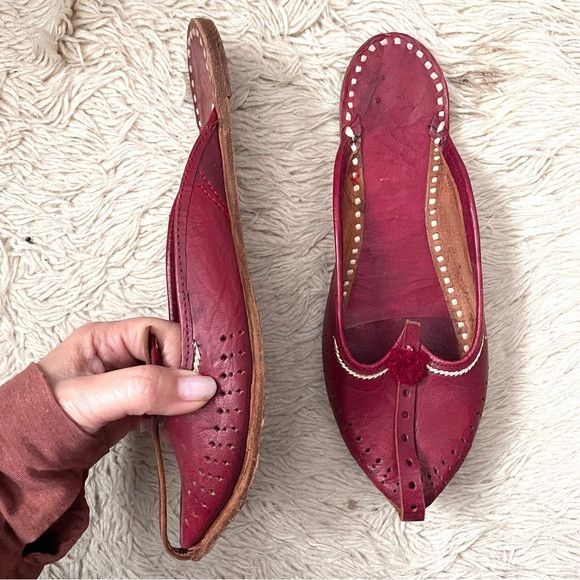 Vintage Vintage Handmade Red Pointy Leather Indian Slippers Size US 6 / IT 36 - 6 Thumbnail