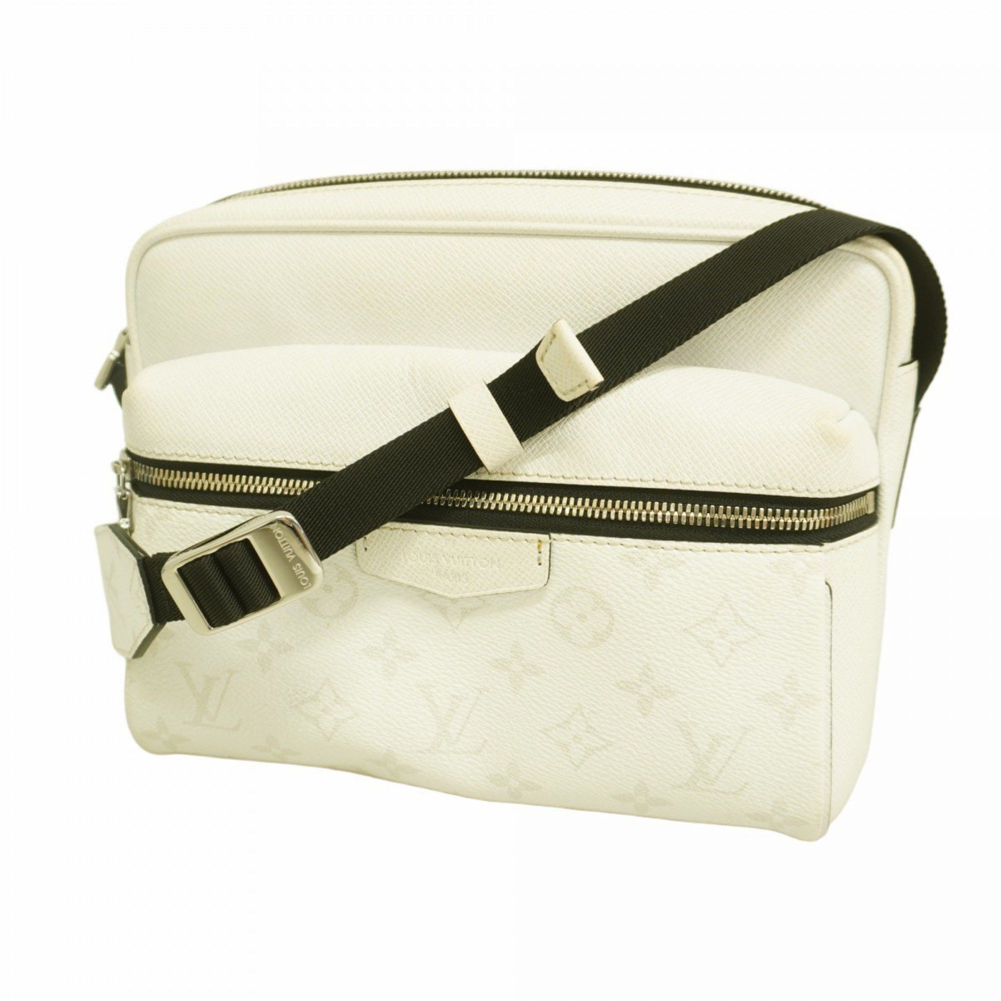 Louis Vuitton Louis Vuitton Outdoor shoulder Size ONE SIZE - 1 Thumbnail