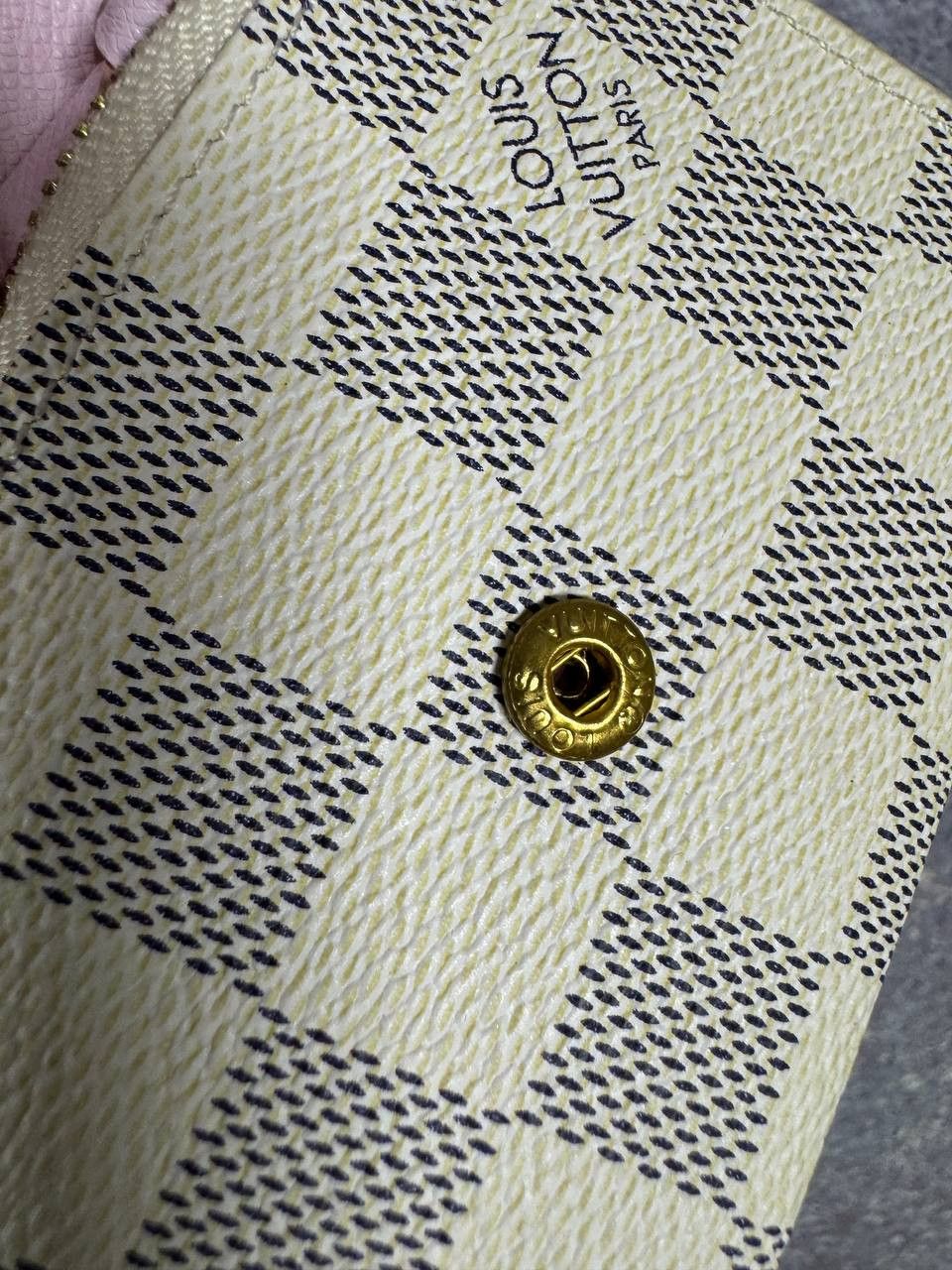 Louis Vuitton Louis Vuitton Damier Azur Canvas Wallet with Pink Button Size ONE SIZE - 19 Thumbnail