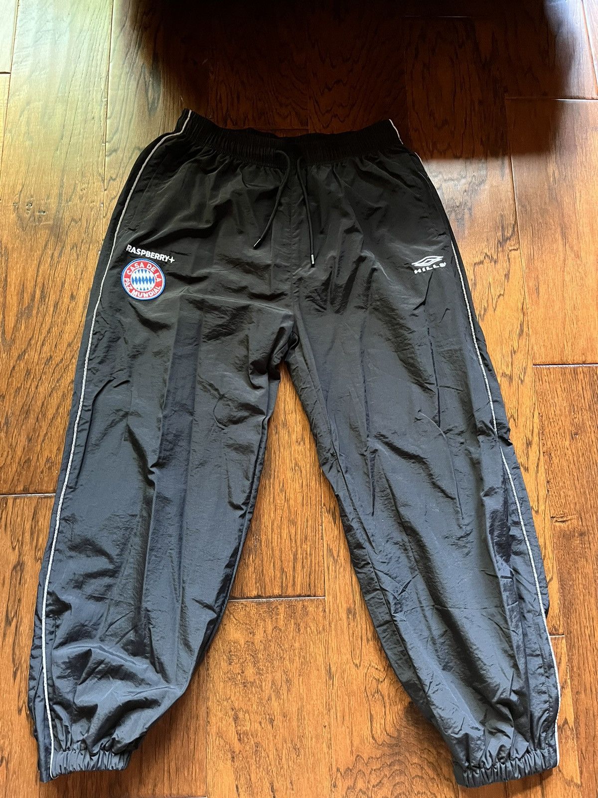 Vintage GV Gallery Raspberry Hills coal track pants | Grailed