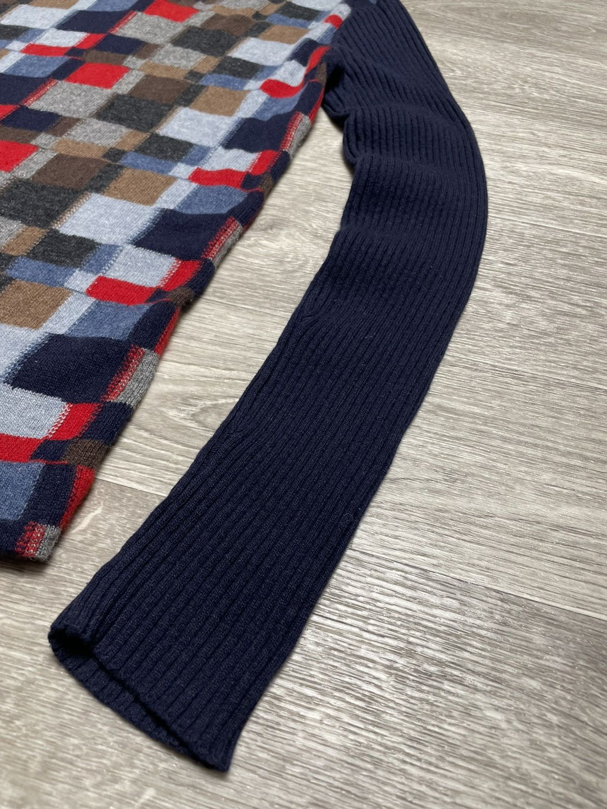 Dolce & Gabbana Dolce Gabbana Multicolored Checkered Pattern V-Neck Sweater Size L / US 10 / IT 46 - 8 Thumbnail