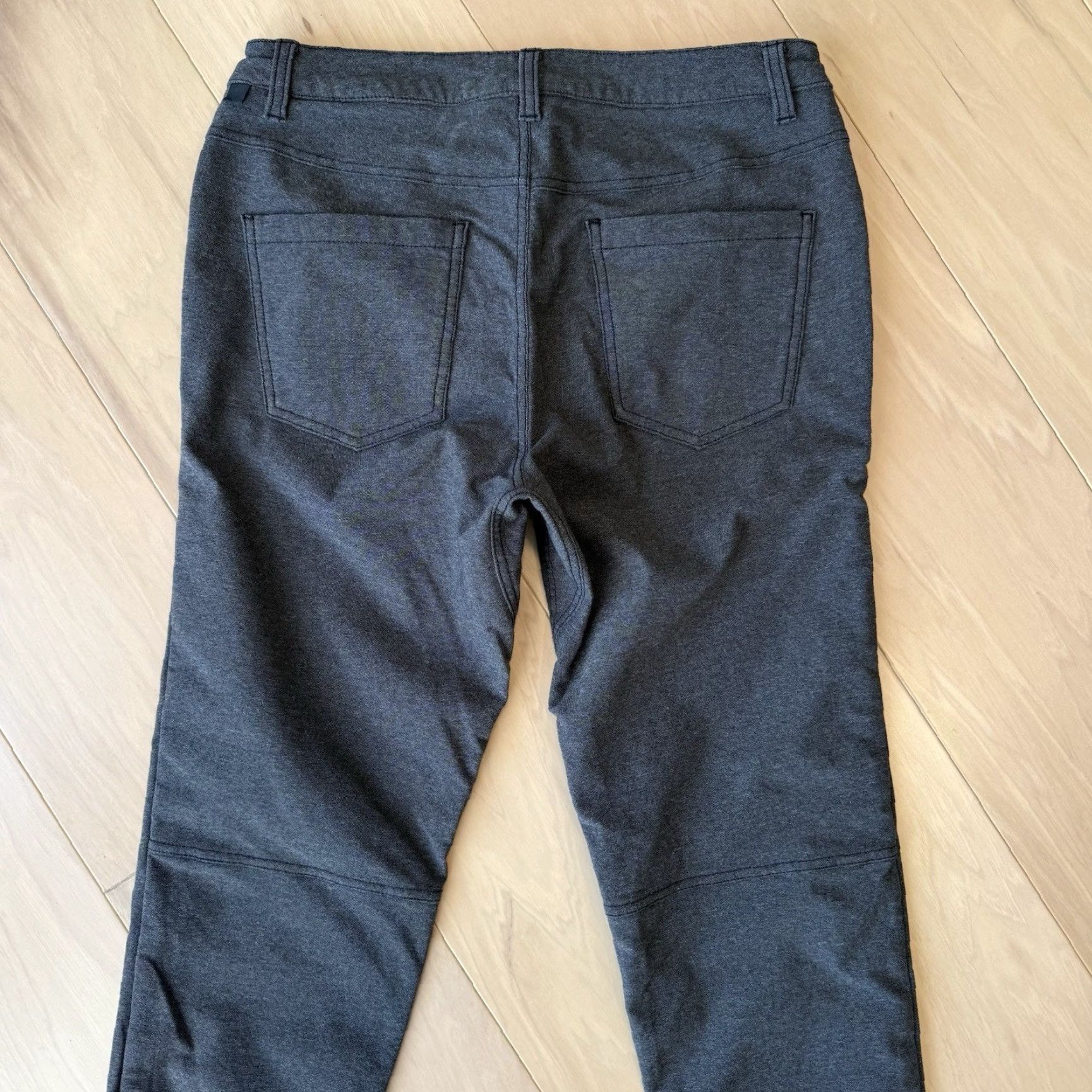 Lululemon Lululemon ABC Pants 30 Dark Gray Athleisure Workwear Sportswear Commission Pants Men 30 Gray Solid Straight Size US 30 / EU 46 - 7 Thumbnail
