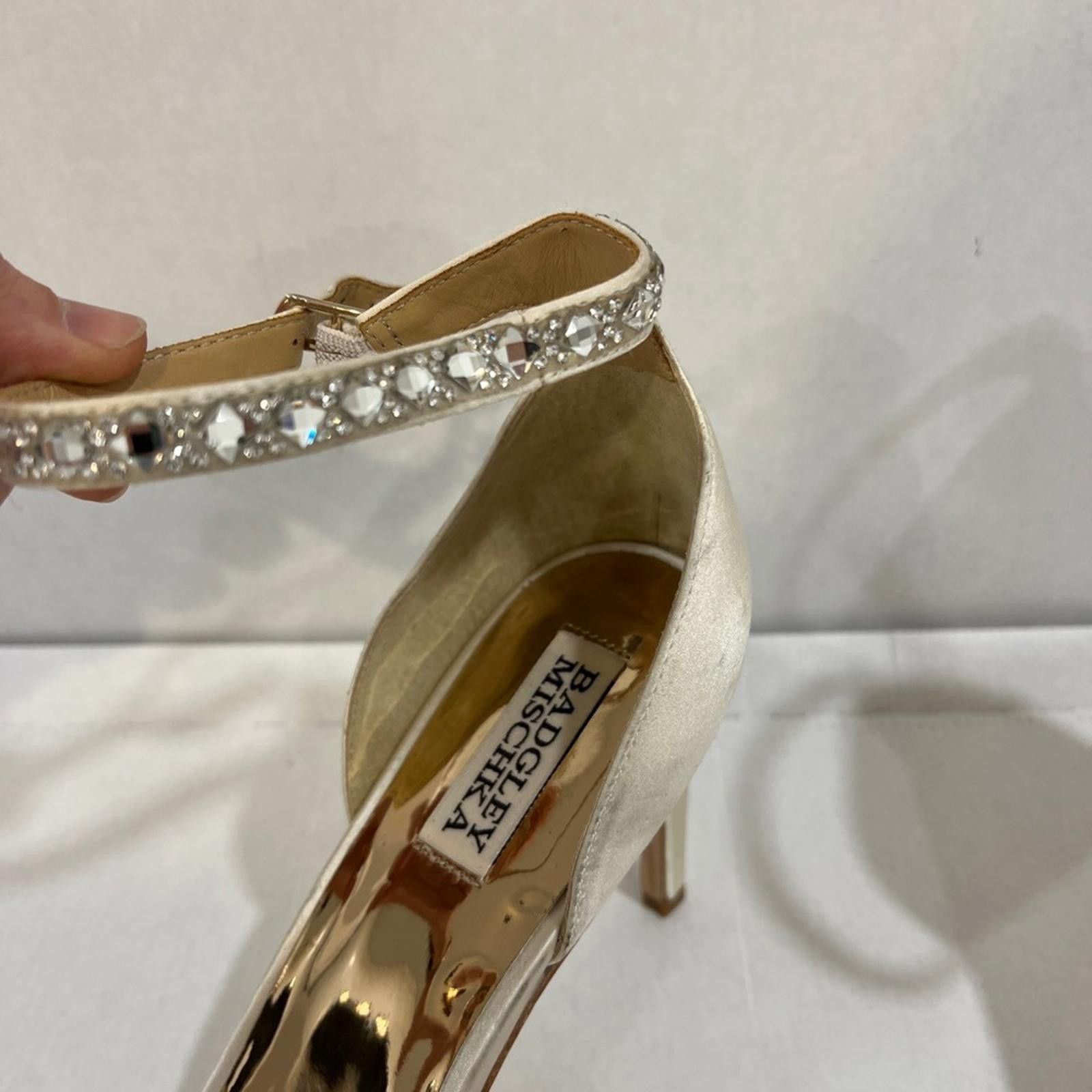 Designer Badgley Mischka creme satin heels with rhinestones Size US 9.5 / IT 39.5 - 3 Thumbnail