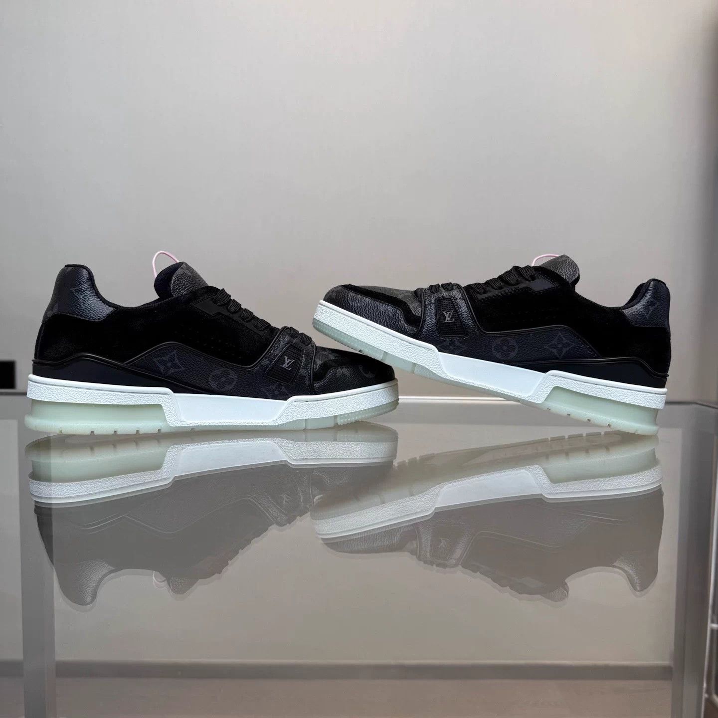 Louis Vuitton LV TRAINER Black Monogram UK7 99 Size US 7 / EU 40 - 4 Thumbnail
