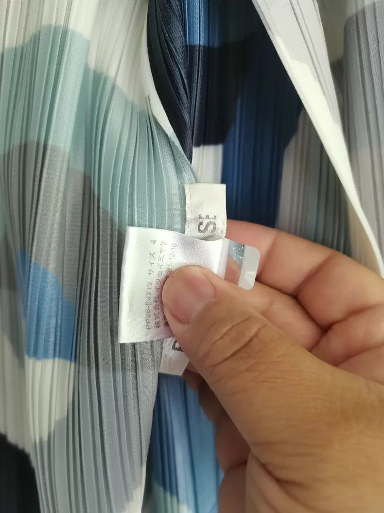 Issey Miyake Issey Miyake size:4 Blue and white pleated cardigan Size XS / US 0-2 / IT 36-38 - 3 Thumbnail