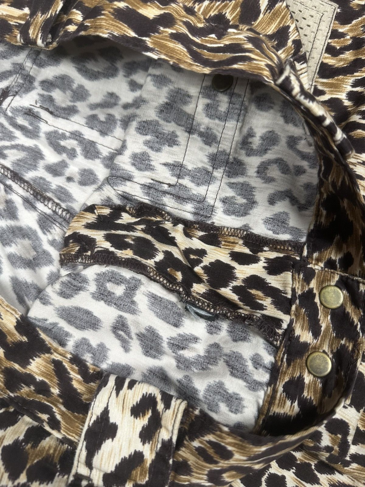Dolce & Gabbana 2000s Dolce & Gabbana Leopard Print Baggy Cargo Pants Size 32" / US 10 / IT 46 - 12 Thumbnail