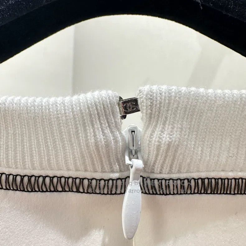 Chanel Chanel 24c color-matched dark pattern logo short sleeves Size XS / US 0-2 / IT 36-38 - 8 Thumbnail