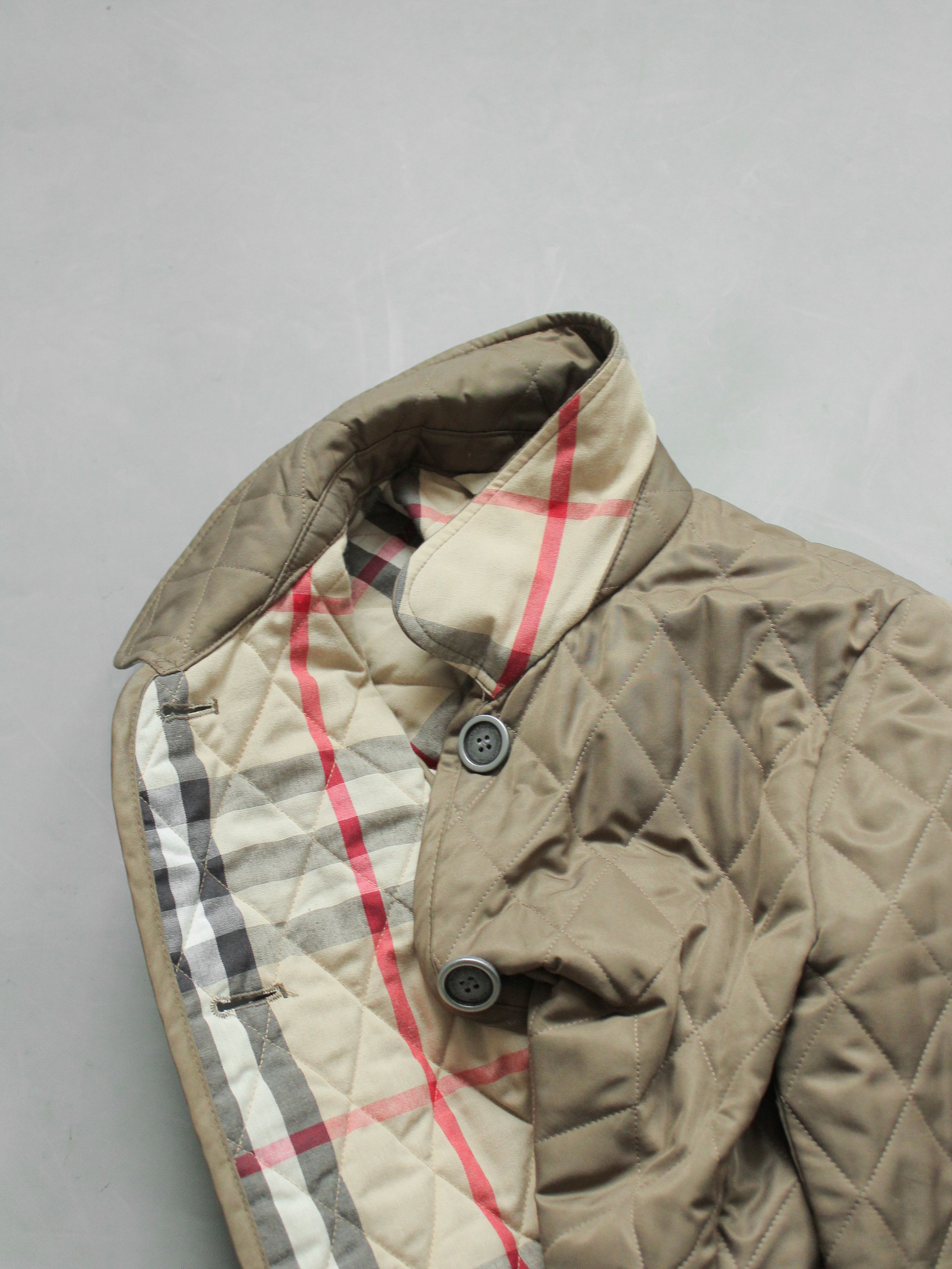 Burberry Beautiful 😍 Burberry Quilted Jacket Womens Beige Nova Check Size S / US 4 / IT 40 - 12 Thumbnail
