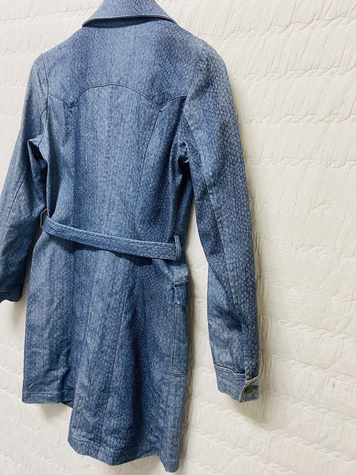Tornado Mart (L) TORNADO MART FEMME STUDDED HONEYCOMB DENIM JACKET Size S / US 4 / IT 40 - 9 Thumbnail