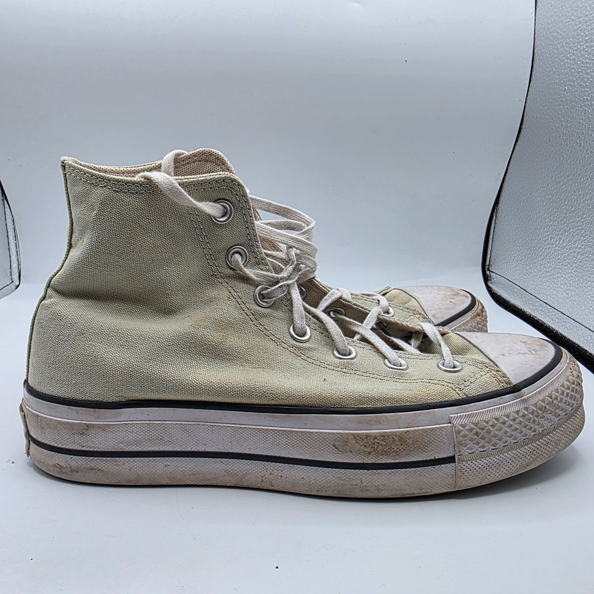 Converse Converse Chuck Taylor Lift Platform Womens Size 9 Beige Snea Size US 9 / IT 39 - 12 Thumbnail
