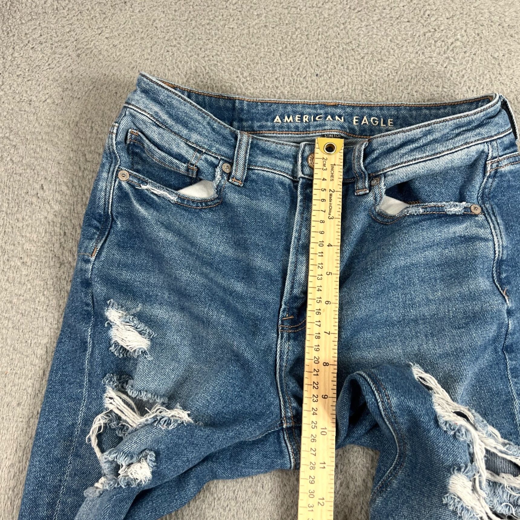 American Eagle Outfitters American Eagle Outfitters Mom Jeans Womens Size 4 Reg Blue Distressed Denim Size 27" / US 4 / IT 40 - 3 Thumbnail