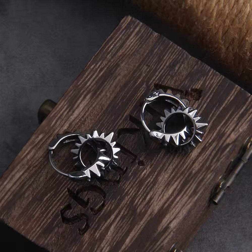 Vintage Punk Spike Rivet Hoop Earring Size ONE SIZE - 1 Thumbnail